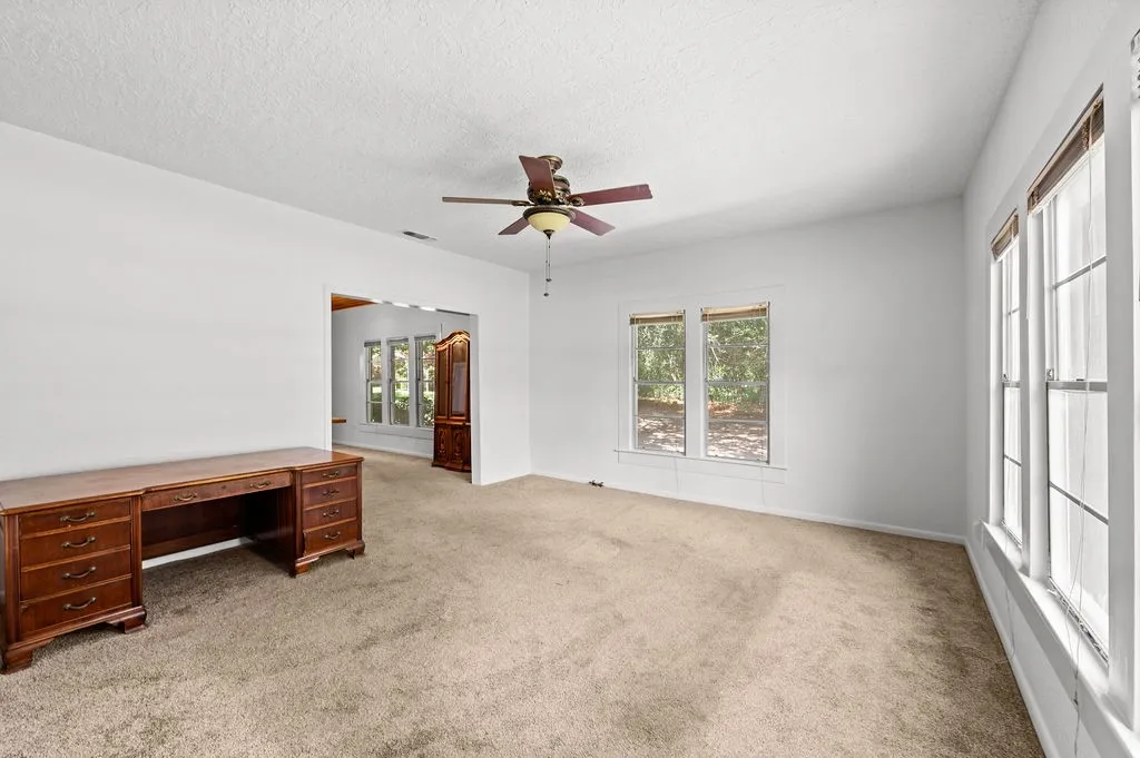 Single Family Residence For Sale in Houston County , 211 S Olive Street, Grapeland, Texas 75844, 2 Bedroom, 2 Bathroom, Garage spaces, 1,464 Sqft, built in 1930, mls#21331283, Real Estate Agent in Grapeland, Homes For Sale in Houston county, Homes For Sale in Grapeland, Realtor in Grapeland Texas, Real Estate Brokerage Independent Realty Texas, Luminita Cordes Realtor