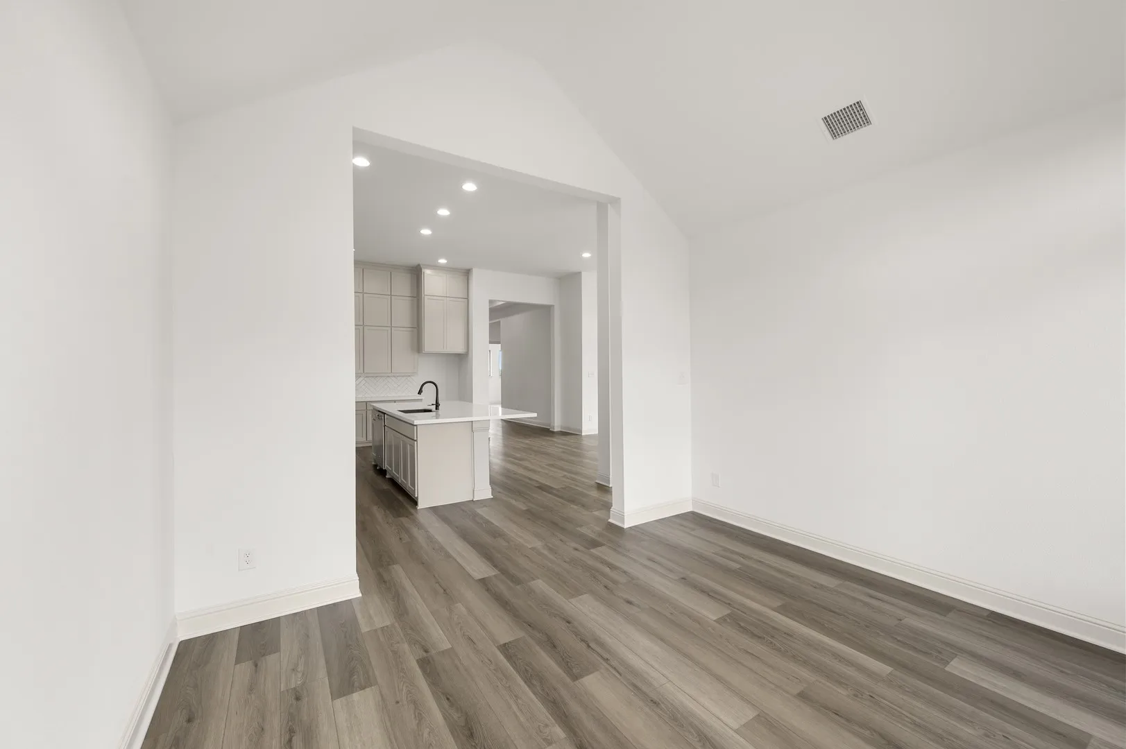 3043 Farmhouse- Dining-2