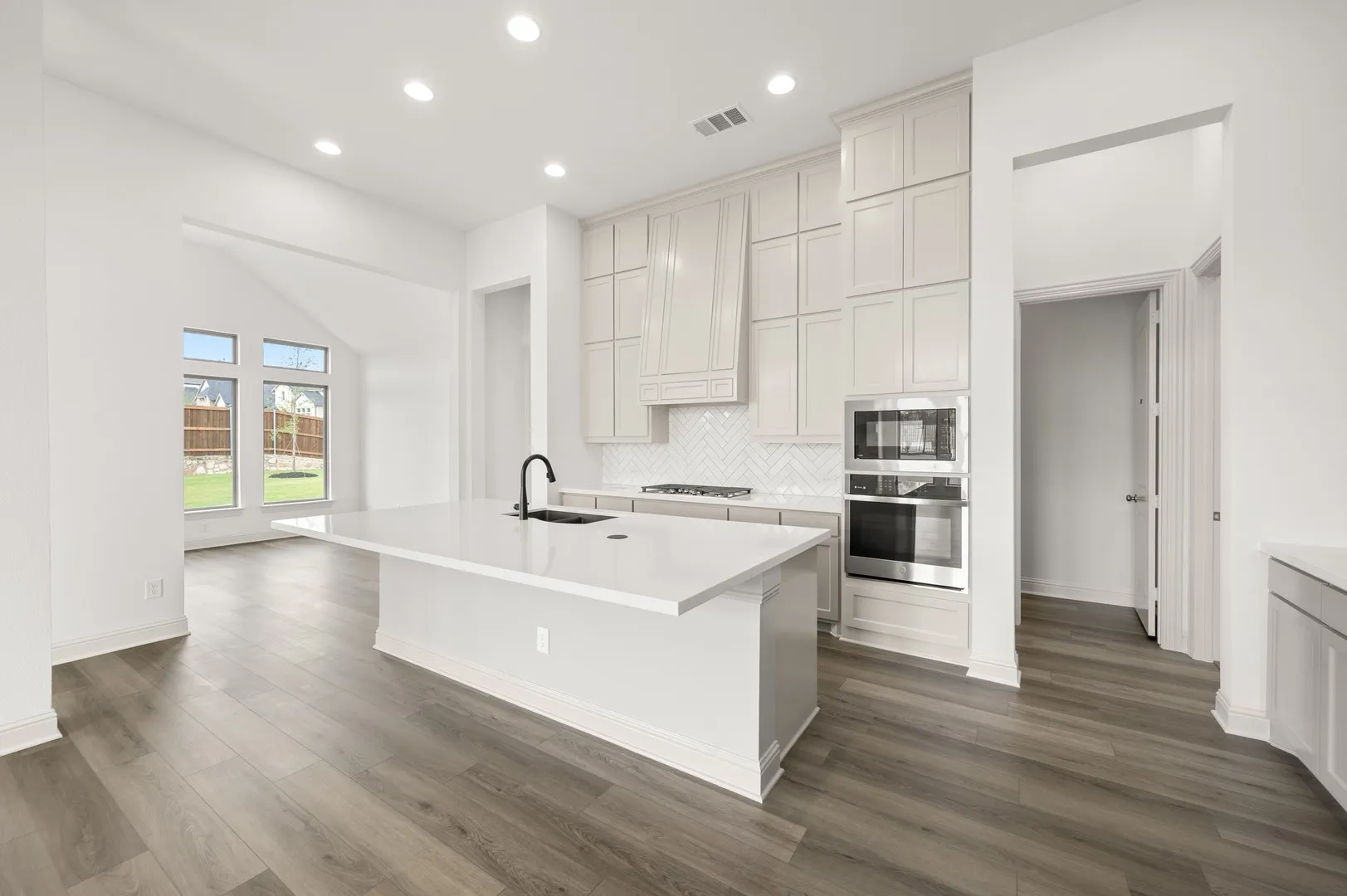3043 Farmhouse- Kitchen-1