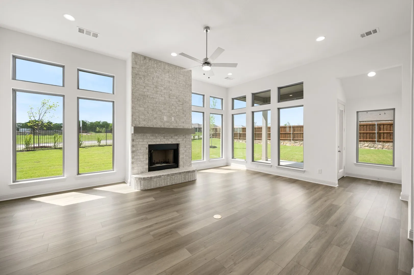 3043 Farmhouse- Living Room-1
