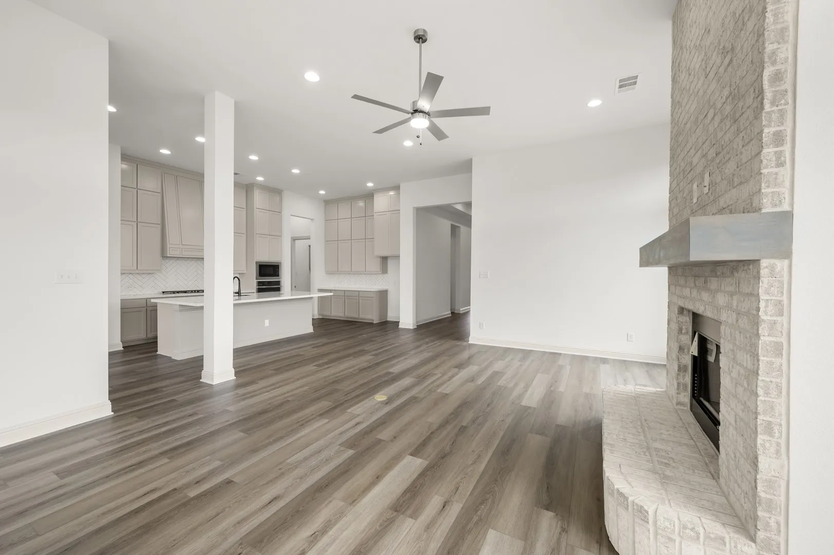 3043 Farmhouse- Living Room-2
