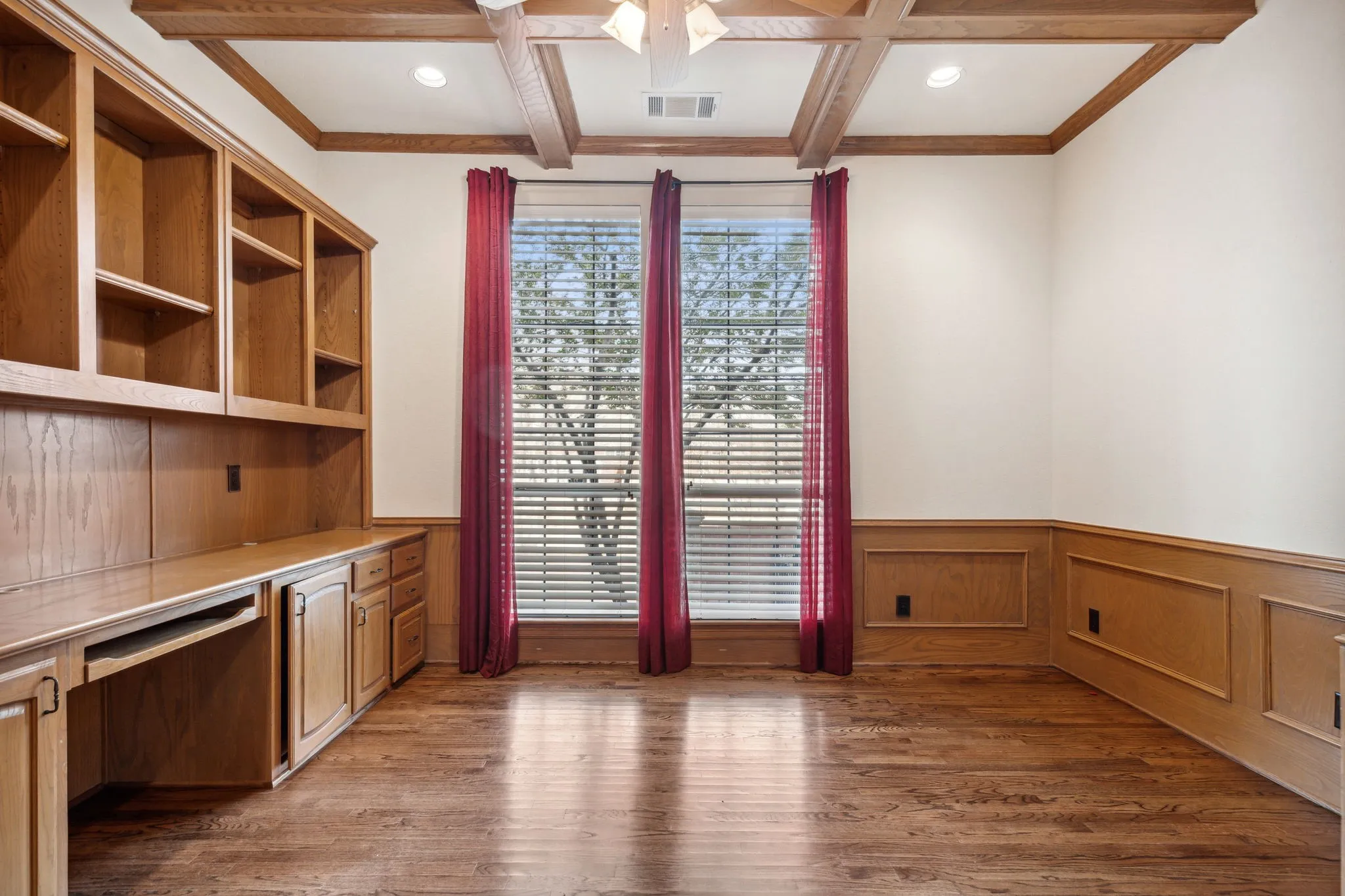 Single Family Residence For Rent in Denton County , 5004 Seville Lane, Flower Mound, Texas 75028, 4 Bedroom, 4 Bathroom, 3 Garage spaces, 4,165 Sqft, built in 2021, mls#21331298, Real Estate Agent in Flower Mound, Homes For Rent in Denton county, Homes For Rent in Flower Mound, Realtor in Flower Mound Texas, Real Estate Brokerage Independent Realty Texas, Luminita Cordes Realtor