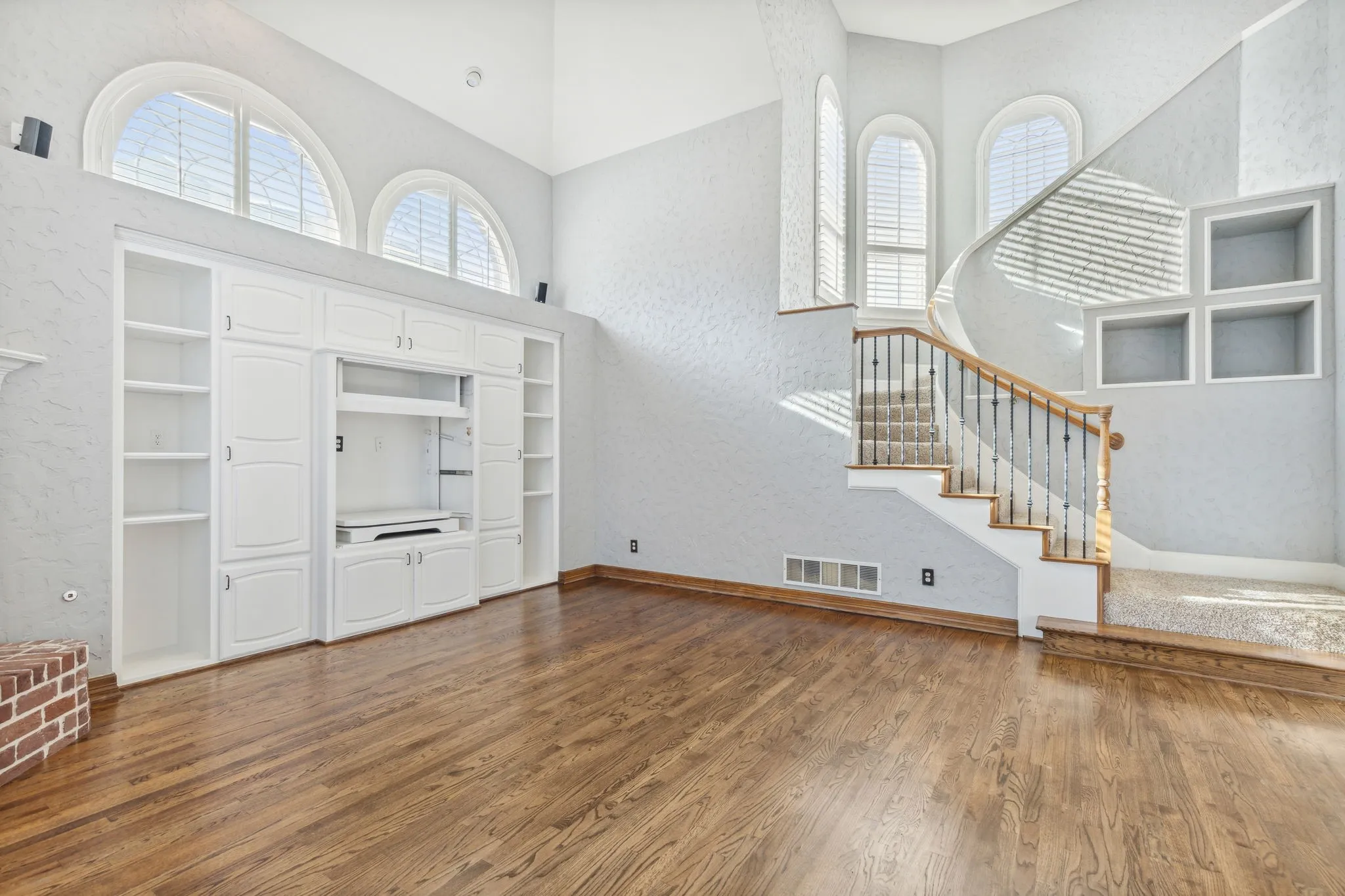 Single Family Residence For Rent in Denton County , 5004 Seville Lane, Flower Mound, Texas 75028, 4 Bedroom, 4 Bathroom, 3 Garage spaces, 4,165 Sqft, built in 2021, mls#21331298, Real Estate Agent in Flower Mound, Homes For Rent in Denton county, Homes For Rent in Flower Mound, Realtor in Flower Mound Texas, Real Estate Brokerage Independent Realty Texas, Luminita Cordes Realtor