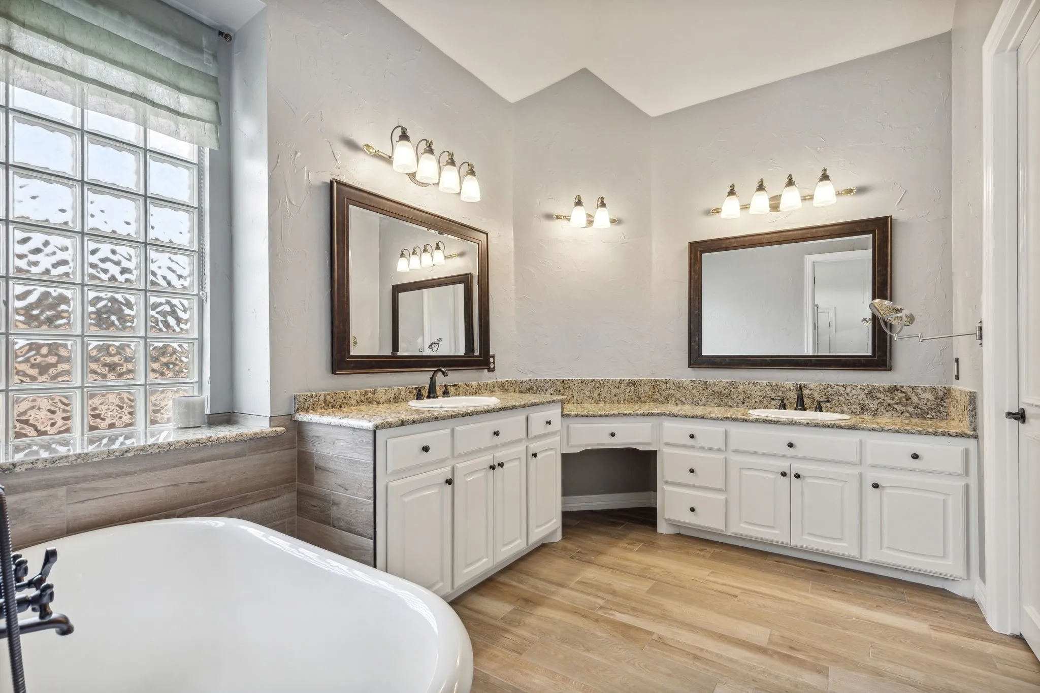 Single Family Residence For Rent in Denton County , 5004 Seville Lane, Flower Mound, Texas 75028, 4 Bedroom, 4 Bathroom, 3 Garage spaces, 4,165 Sqft, built in 2021, mls#21331298, Real Estate Agent in Flower Mound, Homes For Rent in Denton county, Homes For Rent in Flower Mound, Realtor in Flower Mound Texas, Real Estate Brokerage Independent Realty Texas, Luminita Cordes Realtor