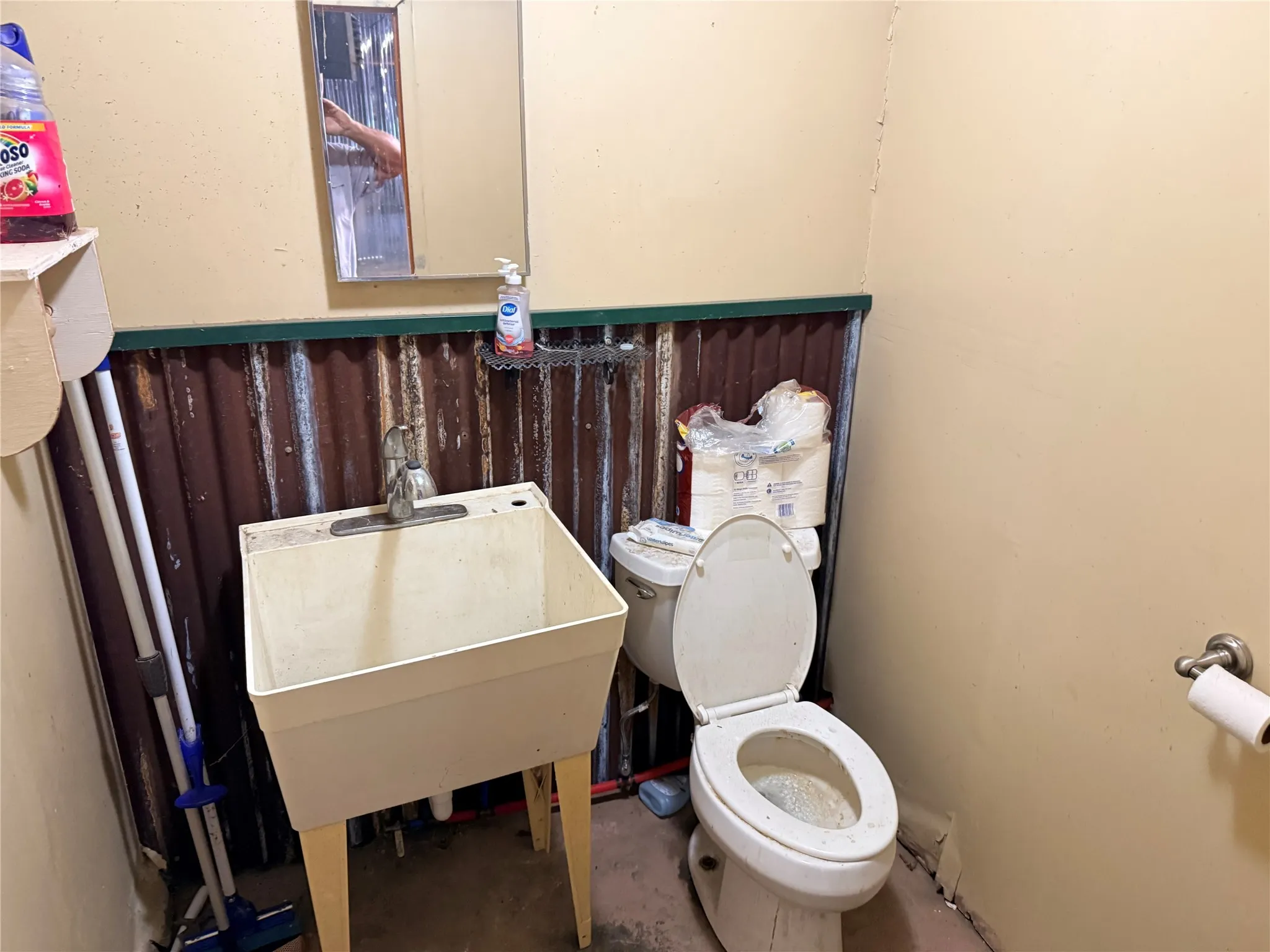 Retail For Sale in Eastland County , 1309 Conrad Hilton Avenue, Cisco, Texas 76437, 0, 0, Garage spaces, 3,596 Sqft, built in 2000, Price $150,000, mls#21324320, Real Estate Agent in Cisco, Homes For Sale in Eastland county, Homes For Sale in Cisco, Realtor in Cisco Texas, Real Estate Brokerage Independent Realty Texas, Luminita Cordes Realtor