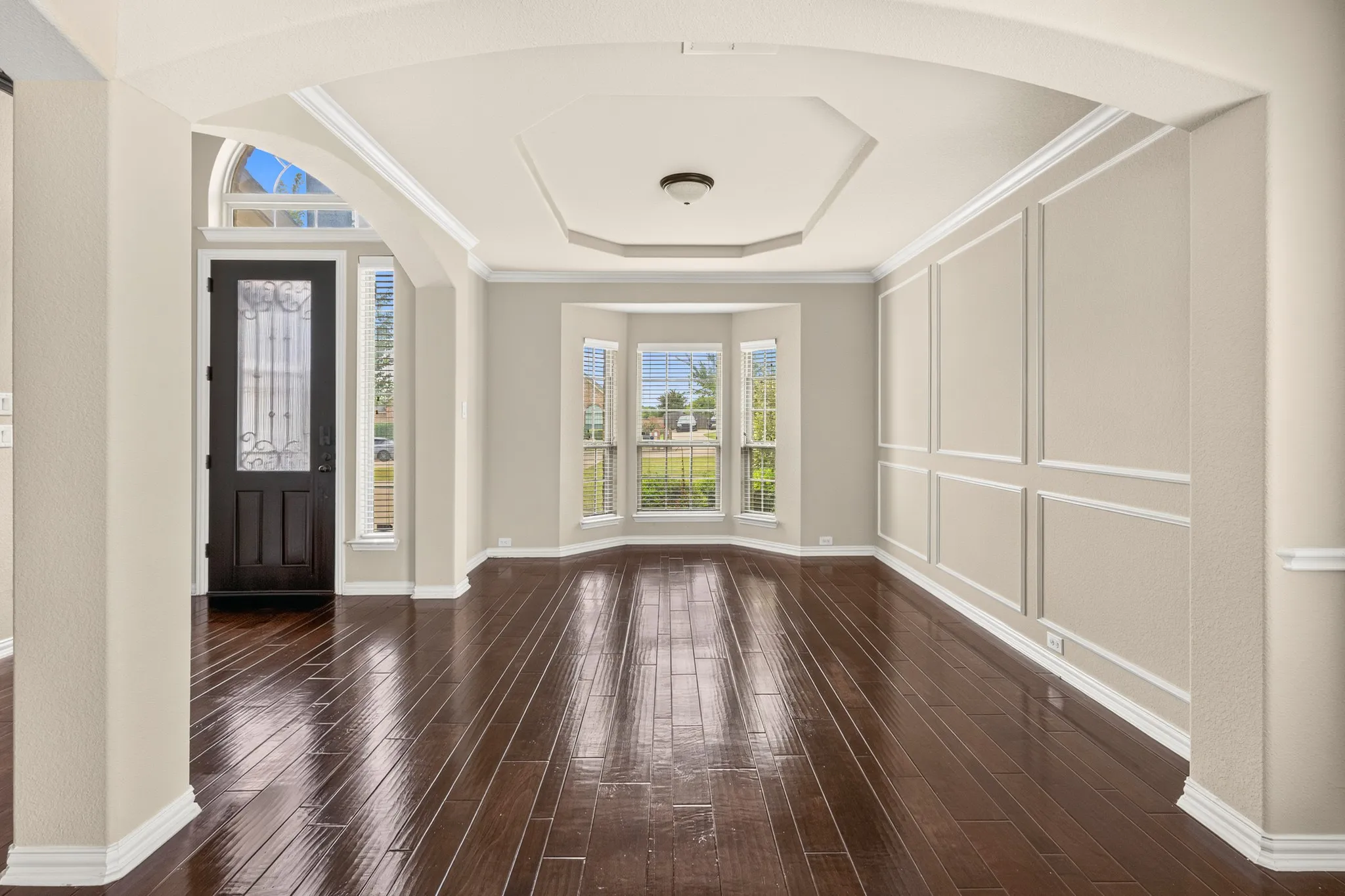 Single Family Residence For Sale in Ellis County , 206 White Rock Court, Ovilla, Texas 75154, 6 Bedroom, 4 Bathroom, 3 Garage spaces, 4,486 Sqft, built in 2015, mls#21331305, Real Estate Agent in Ovilla, Homes For Sale in Ellis county, Homes For Sale in Ovilla, Realtor in Ovilla Texas, Real Estate Brokerage Independent Realty Texas, Luminita Cordes Realtor