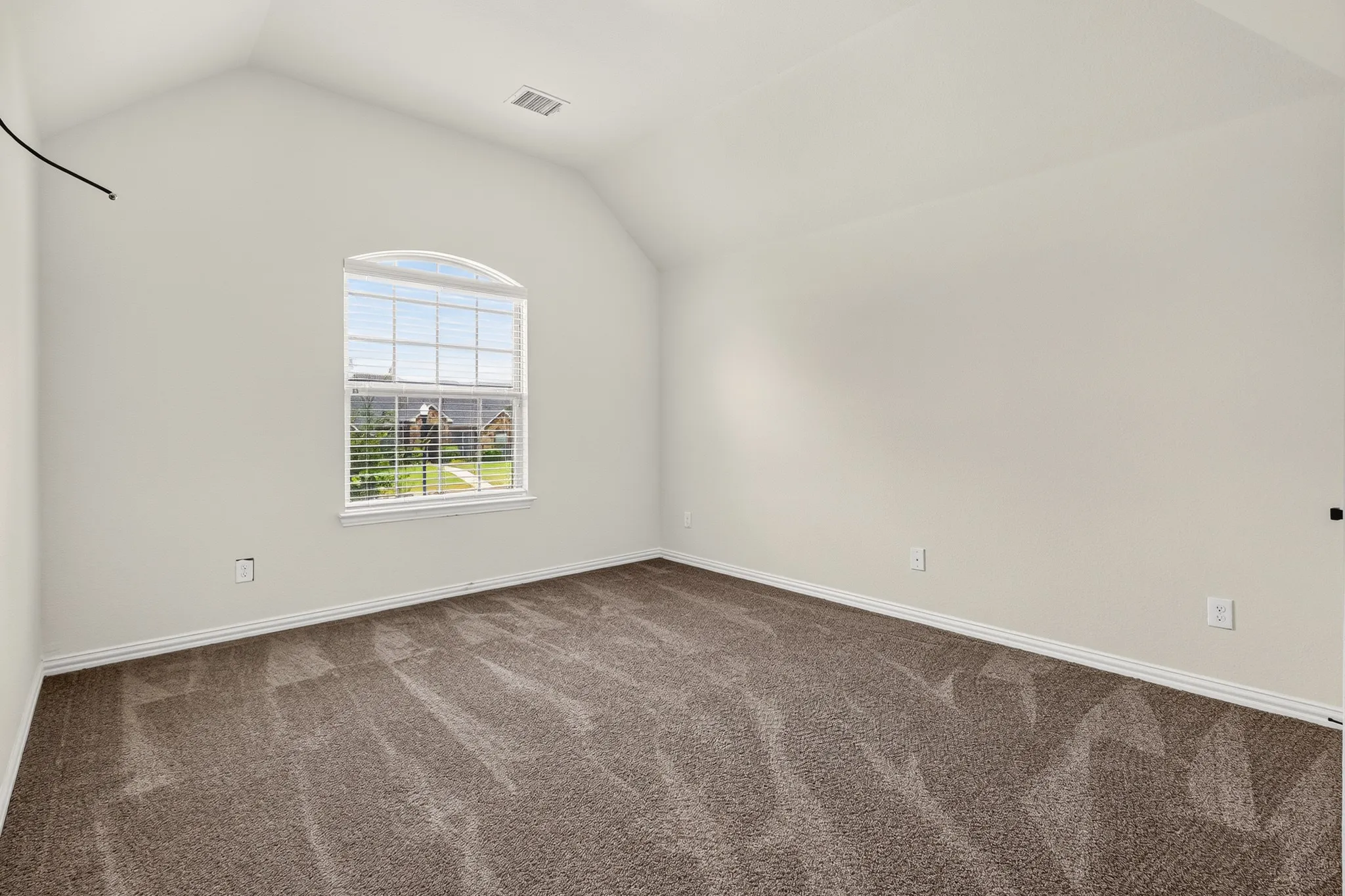 Single Family Residence For Sale in Ellis County , 206 White Rock Court, Ovilla, Texas 75154, 6 Bedroom, 4 Bathroom, 3 Garage spaces, 4,486 Sqft, built in 2015, mls#21331305, Real Estate Agent in Ovilla, Homes For Sale in Ellis county, Homes For Sale in Ovilla, Realtor in Ovilla Texas, Real Estate Brokerage Independent Realty Texas, Luminita Cordes Realtor