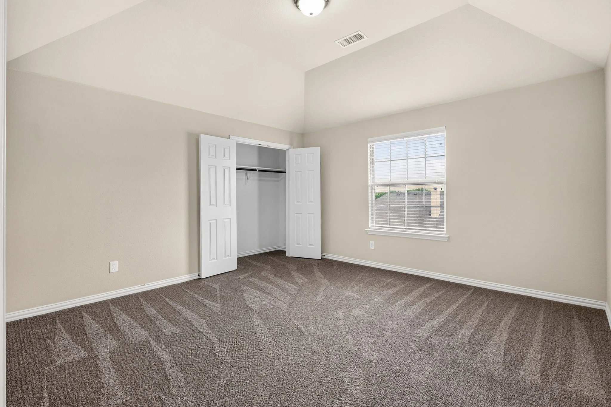 Single Family Residence For Sale in Ellis County , 206 White Rock Court, Ovilla, Texas 75154, 6 Bedroom, 4 Bathroom, 3 Garage spaces, 4,486 Sqft, built in 2015, mls#21331305, Real Estate Agent in Ovilla, Homes For Sale in Ellis county, Homes For Sale in Ovilla, Realtor in Ovilla Texas, Real Estate Brokerage Independent Realty Texas, Luminita Cordes Realtor