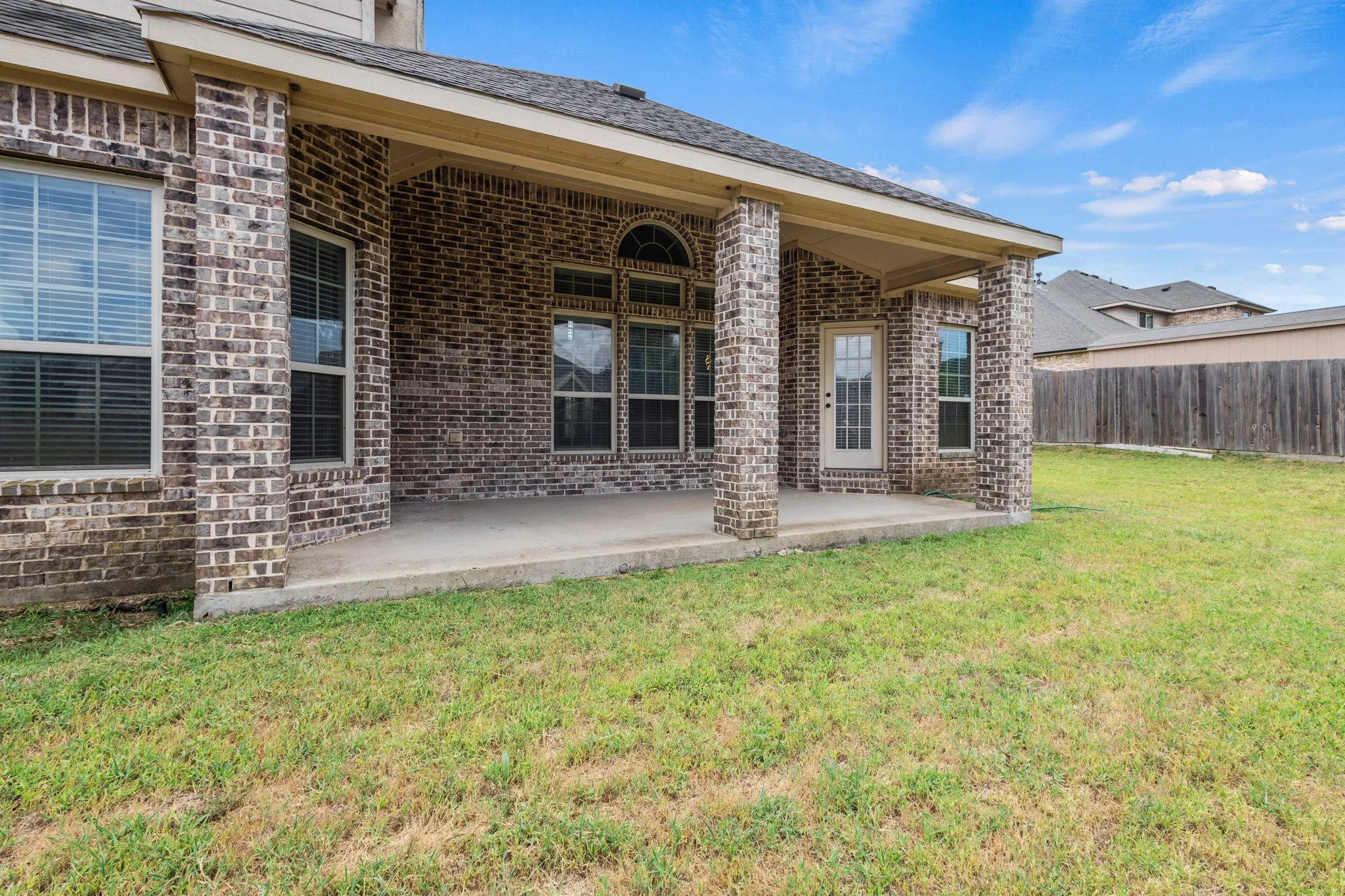 Single Family Residence For Sale in Ellis County , 206 White Rock Court, Ovilla, Texas 75154, 6 Bedroom, 4 Bathroom, 3 Garage spaces, 4,486 Sqft, built in 2015, mls#21331305, Real Estate Agent in Ovilla, Homes For Sale in Ellis county, Homes For Sale in Ovilla, Realtor in Ovilla Texas, Real Estate Brokerage Independent Realty Texas, Luminita Cordes Realtor