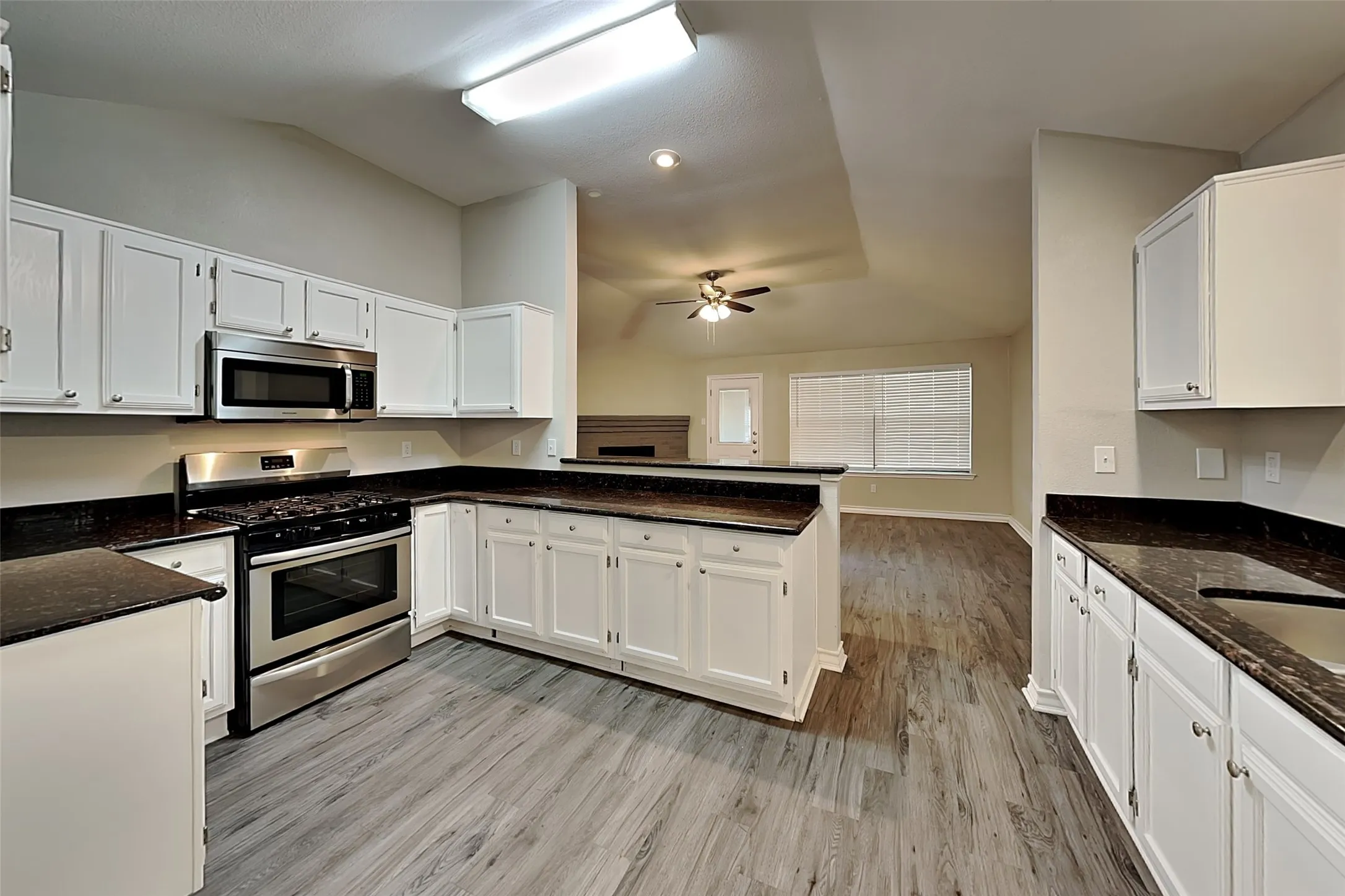 Single Family Residence For Rent in Denton County , 1319 Colony Court, Flower Mound, Texas 75028, 3 Bedroom, 2 Bathroom, 2 Garage spaces, 1,538 Sqft, built in 1984, mls#21331297, Real Estate Agent in Flower Mound, Homes For Rent in Denton county, Homes For Rent in Flower Mound, Realtor in Flower Mound Texas, Real Estate Brokerage Independent Realty Texas, Luminita Cordes Realtor