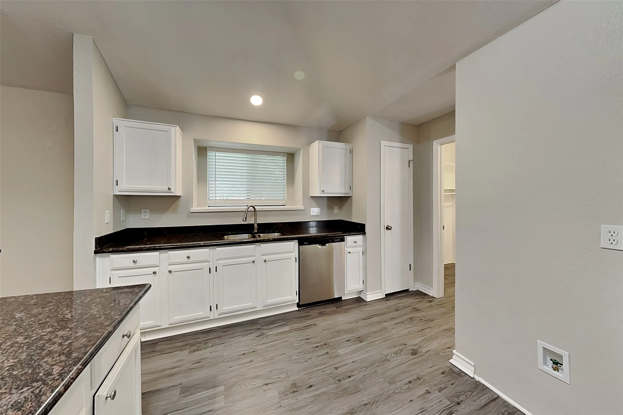 Single Family Residence For Rent in Denton County , 1319 Colony Court, Flower Mound, Texas 75028, 3 Bedroom, 2 Bathroom, 2 Garage spaces, 1,538 Sqft, built in 1984, mls#21331297, Real Estate Agent in Flower Mound, Homes For Rent in Denton county, Homes For Rent in Flower Mound, Realtor in Flower Mound Texas, Real Estate Brokerage Independent Realty Texas, Luminita Cordes Realtor