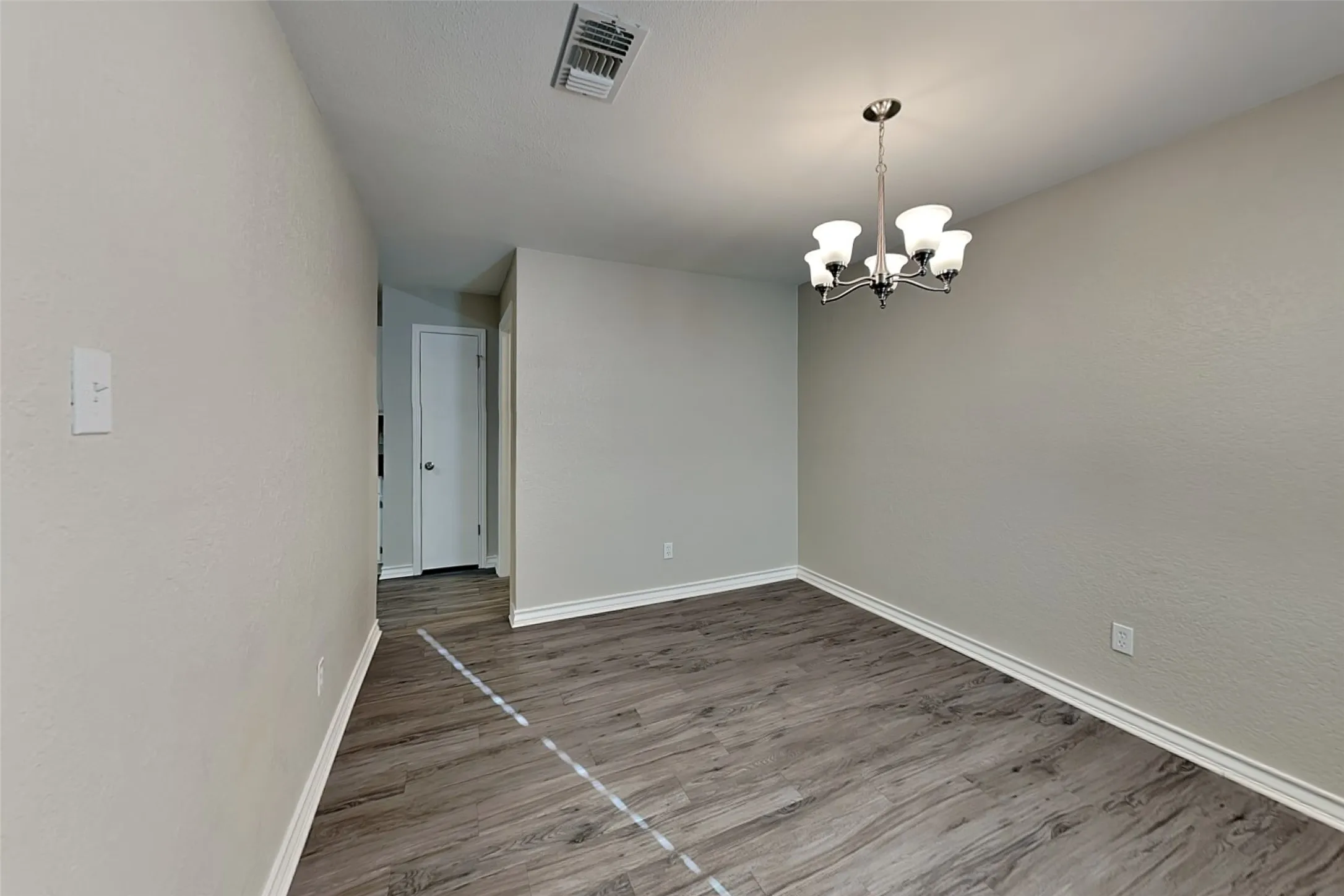 Single Family Residence For Rent in Denton County , 1319 Colony Court, Flower Mound, Texas 75028, 3 Bedroom, 2 Bathroom, 2 Garage spaces, 1,538 Sqft, built in 1984, mls#21331297, Real Estate Agent in Flower Mound, Homes For Rent in Denton county, Homes For Rent in Flower Mound, Realtor in Flower Mound Texas, Real Estate Brokerage Independent Realty Texas, Luminita Cordes Realtor