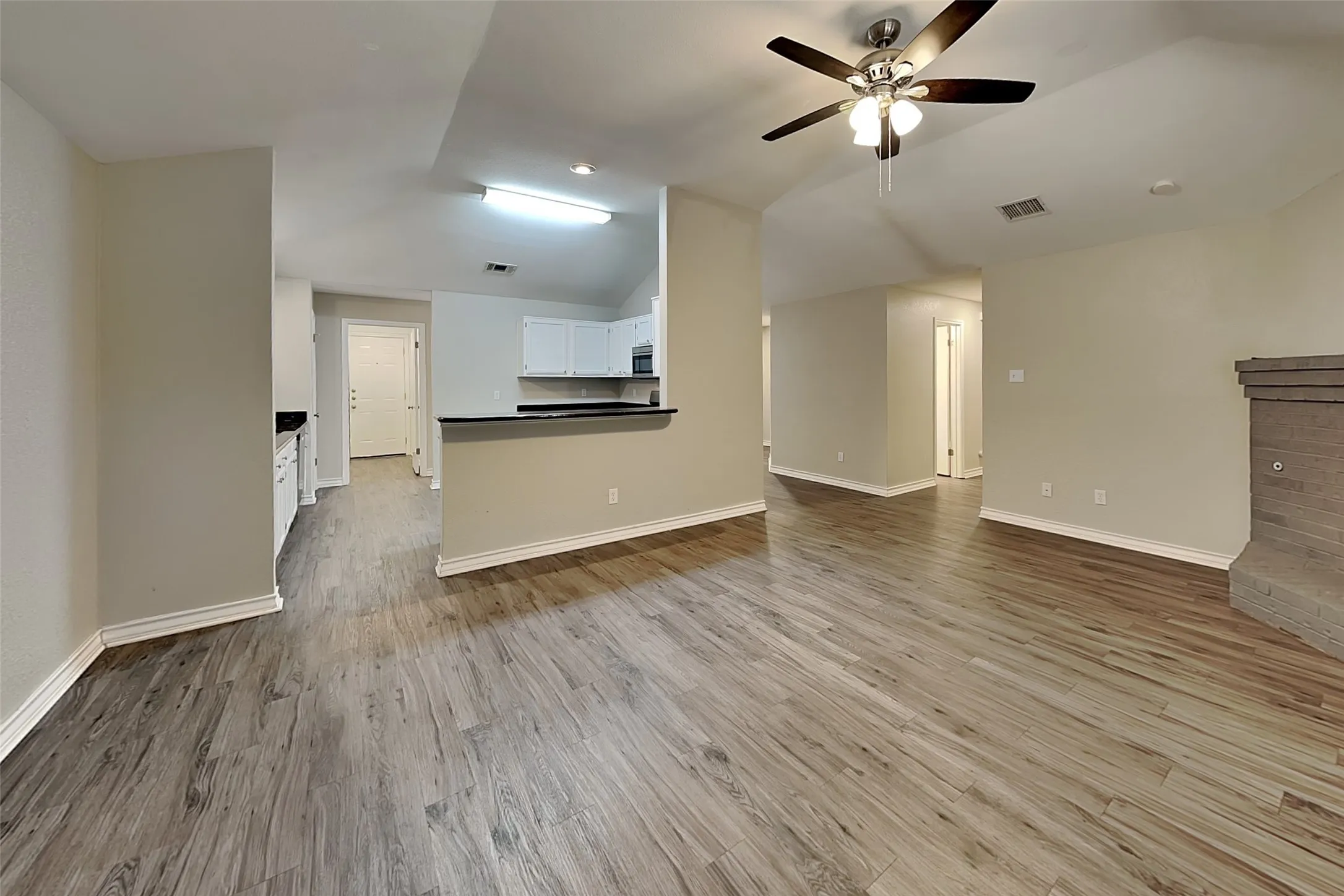Single Family Residence For Rent in Denton County , 1319 Colony Court, Flower Mound, Texas 75028, 3 Bedroom, 2 Bathroom, 2 Garage spaces, 1,538 Sqft, built in 1984, mls#21331297, Real Estate Agent in Flower Mound, Homes For Rent in Denton county, Homes For Rent in Flower Mound, Realtor in Flower Mound Texas, Real Estate Brokerage Independent Realty Texas, Luminita Cordes Realtor