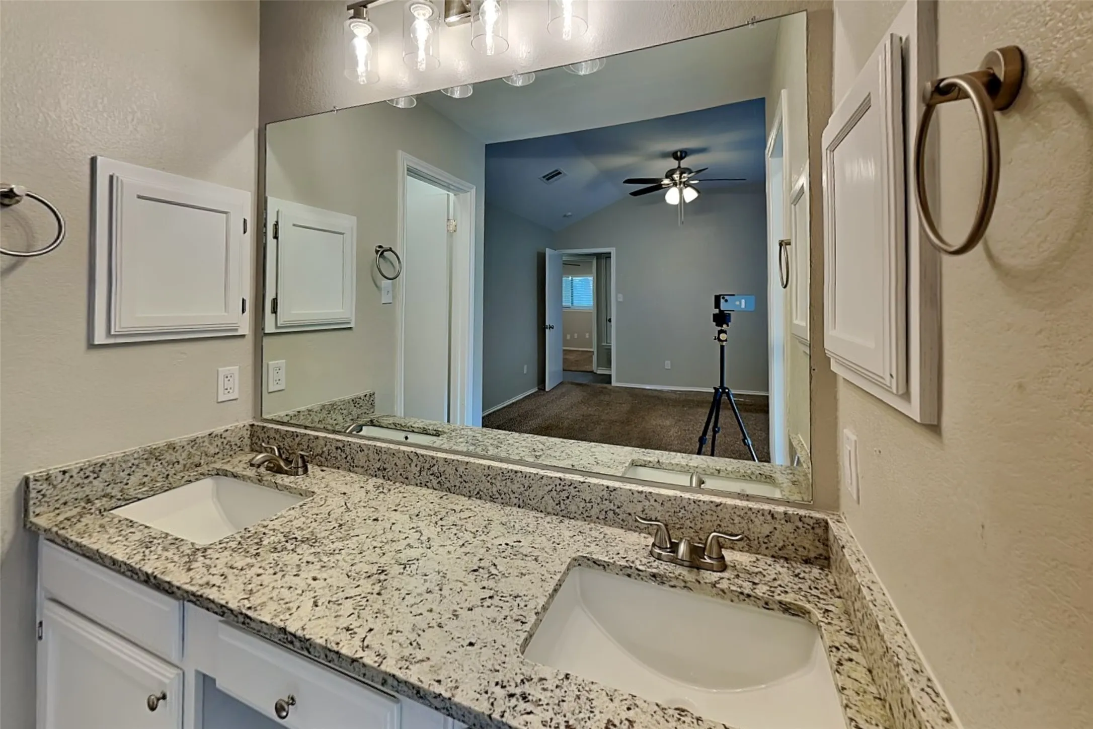 Single Family Residence For Rent in Denton County , 1319 Colony Court, Flower Mound, Texas 75028, 3 Bedroom, 2 Bathroom, 2 Garage spaces, 1,538 Sqft, built in 1984, mls#21331297, Real Estate Agent in Flower Mound, Homes For Rent in Denton county, Homes For Rent in Flower Mound, Realtor in Flower Mound Texas, Real Estate Brokerage Independent Realty Texas, Luminita Cordes Realtor
