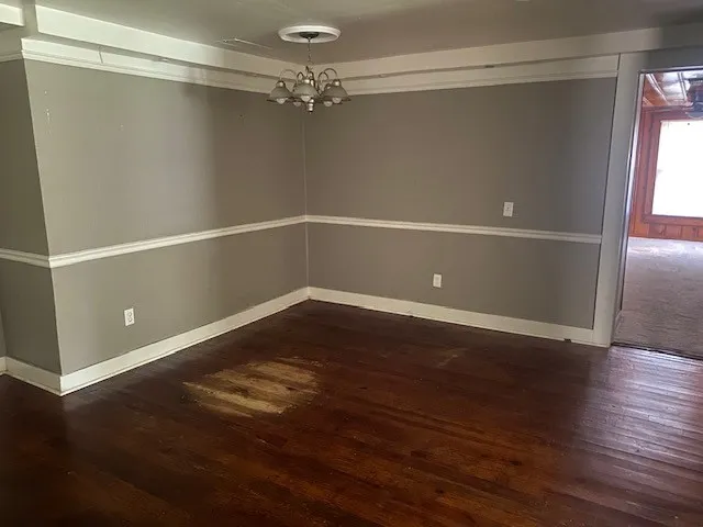 Single Family Residence For Sale in Red River (TX) County , 106 NW 2nd Street, Bogata, Texas 75417, 3 Bedroom, 2 Bathroom, Garage spaces, 1,697 Sqft, built in 1920, mls#21331258, Real Estate Agent in Bogata, Homes For Sale in Red River (TX) county, Homes For Sale in Bogata, Realtor in Bogata Texas, Real Estate Brokerage Independent Realty Texas, Luminita Cordes Realtor