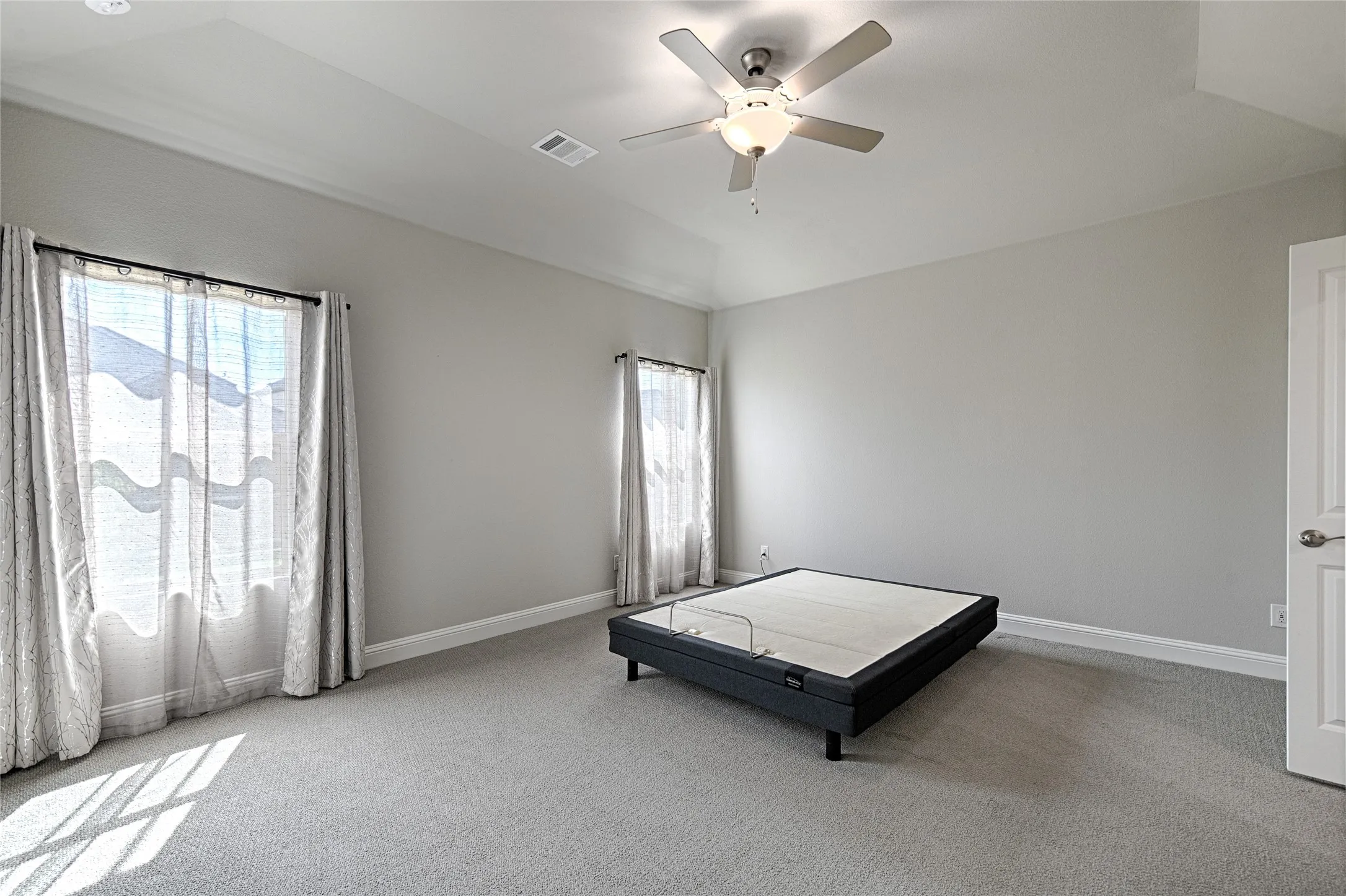 Single Family Residence For Rent in Collin County , 5107 Emerald Hill Drive, Princeton, Texas 75071, 4 Bedroom, 4 Bathroom, 2 Garage spaces, 3,111 Sqft, built in 2023, mls#21330838, Real Estate Agent in Princeton, Homes For Rent in Collin county, Homes For Rent in Princeton, Realtor in Princeton Texas, Real Estate Brokerage Independent Realty Texas, Luminita Cordes Realtor