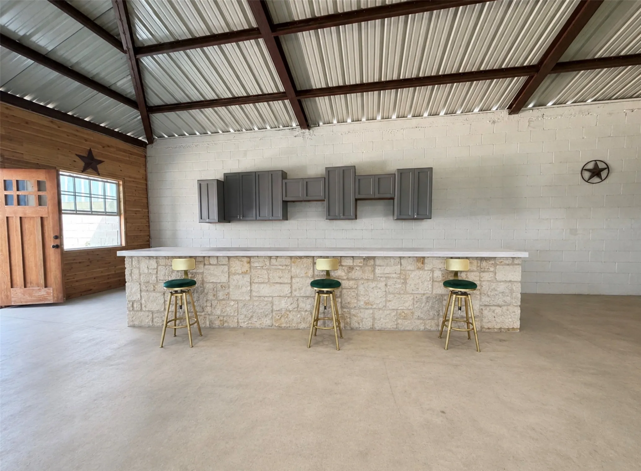Single Family Residence For Sale in Kaufman County , 19685 County Road 4045a, Kemp, Texas 75143, 4 Bedroom, 2 Bathroom, Garage spaces, 3,202 Sqft, built in 1990, mls#21330271, Real Estate Agent in Kemp, Homes For Sale in Kaufman county, Homes For Sale in Kemp, Realtor in Kemp Texas, Real Estate Brokerage Independent Realty Texas, Luminita Cordes Realtor