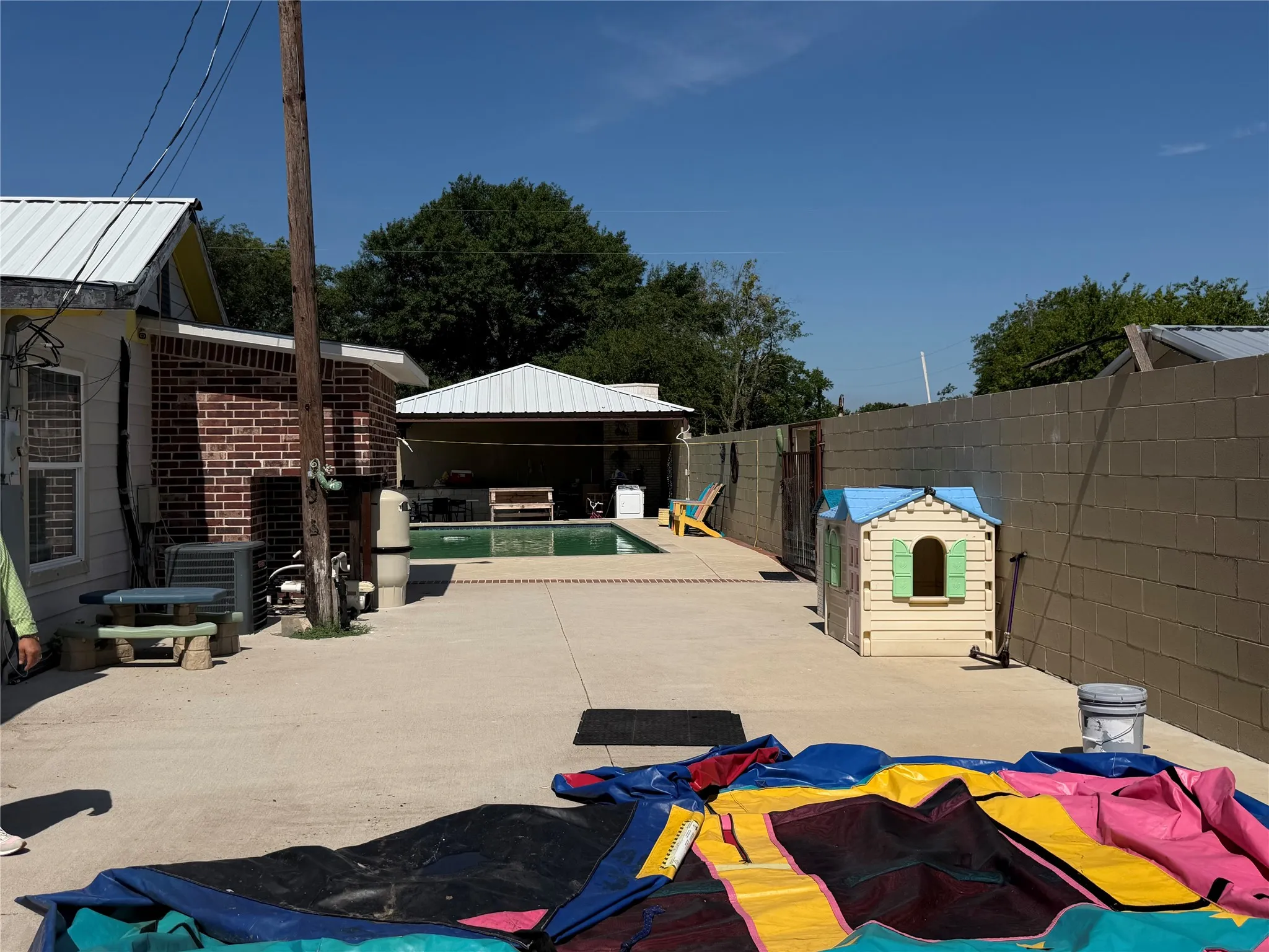 Single Family Residence For Sale in Kaufman County , 19685 County Road 4045a, Kemp, Texas 75143, 4 Bedroom, 2 Bathroom, Garage spaces, 3,202 Sqft, built in 1990, mls#21330271, Real Estate Agent in Kemp, Homes For Sale in Kaufman county, Homes For Sale in Kemp, Realtor in Kemp Texas, Real Estate Brokerage Independent Realty Texas, Luminita Cordes Realtor