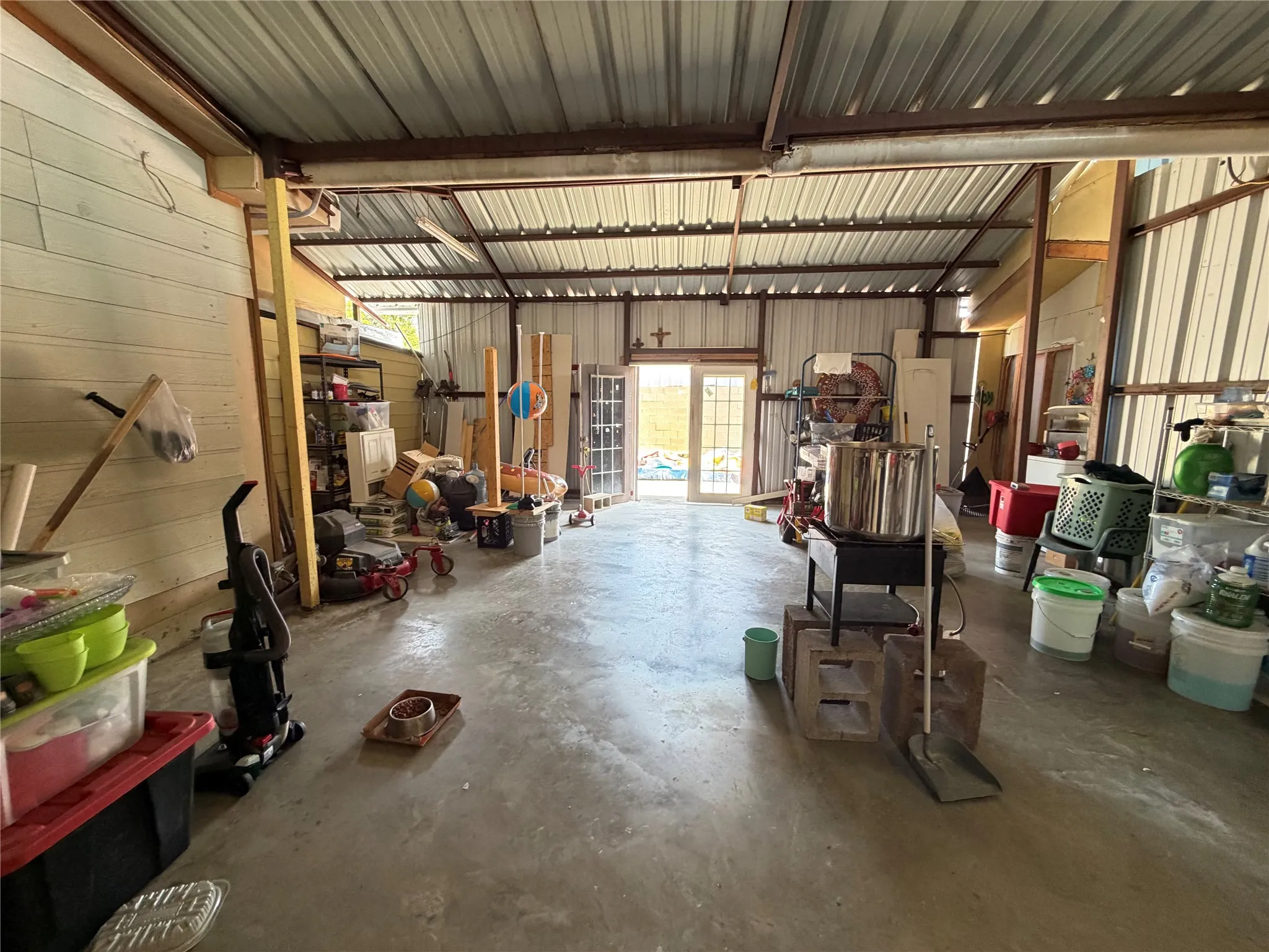 Single Family Residence For Sale in Kaufman County , 19685 County Road 4045a, Kemp, Texas 75143, 4 Bedroom, 2 Bathroom, Garage spaces, 3,202 Sqft, built in 1990, mls#21330271, Real Estate Agent in Kemp, Homes For Sale in Kaufman county, Homes For Sale in Kemp, Realtor in Kemp Texas, Real Estate Brokerage Independent Realty Texas, Luminita Cordes Realtor