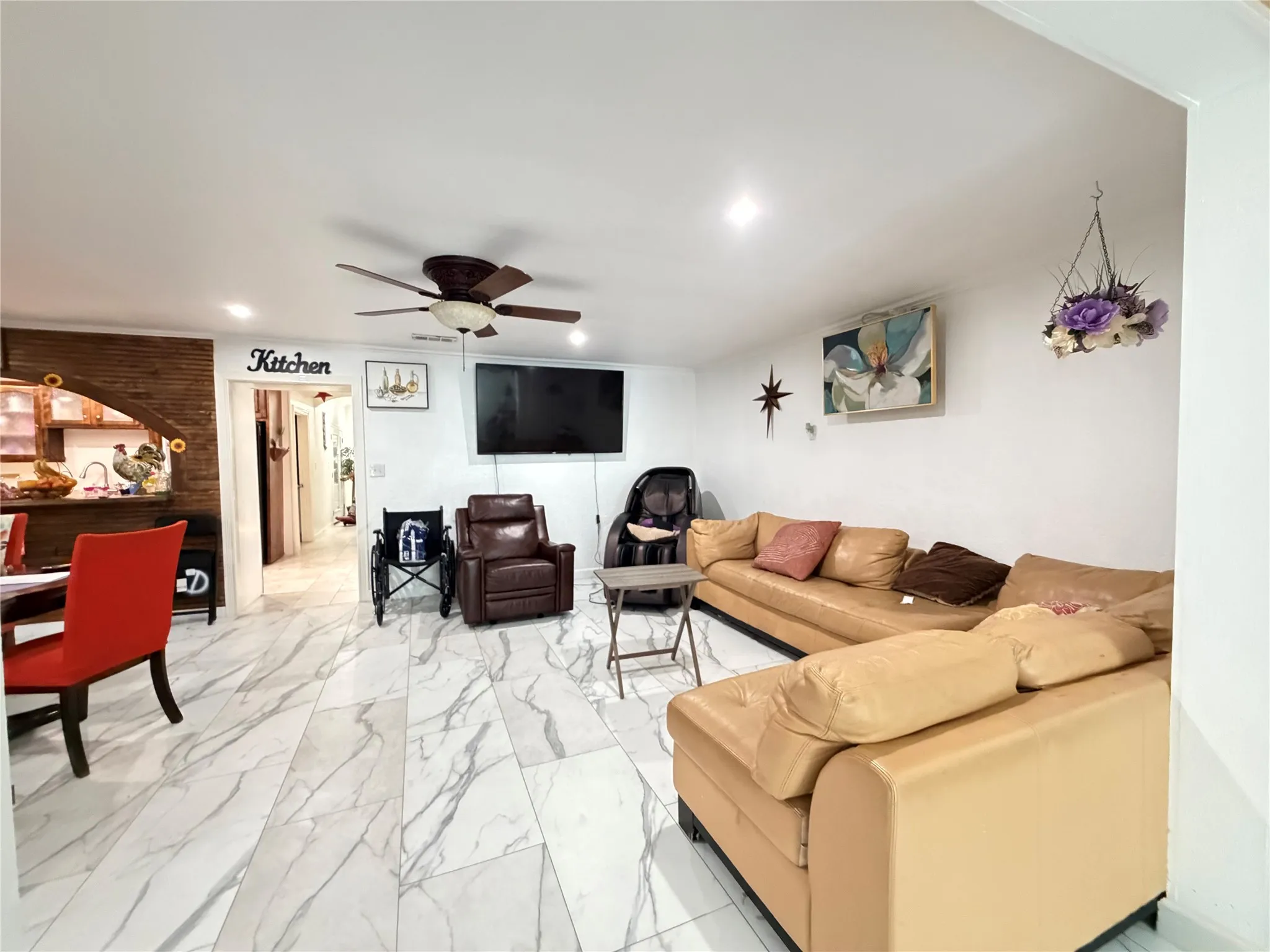 Single Family Residence For Sale in Kaufman County , 19685 County Road 4045a, Kemp, Texas 75143, 4 Bedroom, 2 Bathroom, Garage spaces, 3,202 Sqft, built in 1990, mls#21330271, Real Estate Agent in Kemp, Homes For Sale in Kaufman county, Homes For Sale in Kemp, Realtor in Kemp Texas, Real Estate Brokerage Independent Realty Texas, Luminita Cordes Realtor
