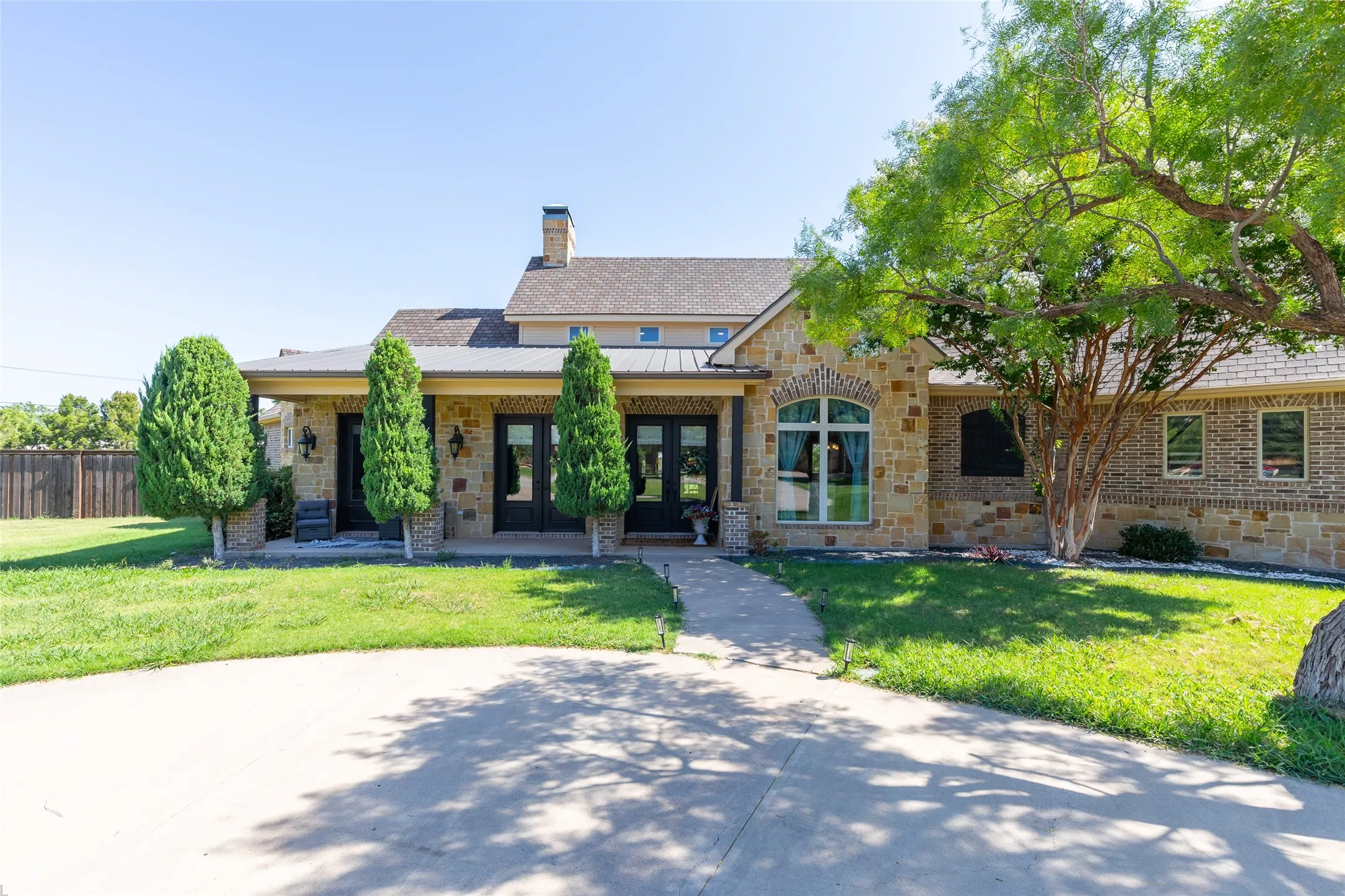 Single Family Residence For Sale in Taylor County , 4318 La Hacienda Drive, Abilene, Texas 79602, 3 Bedrooms, 3 Bathrooms, 3 Garage spaces, 2,820 Sqft, built in 2007, Price $760,000, mls#21329174, Real Estate Agent in Abilene, Homes For Sale in Taylor county, Homes For Sale in Abilene, Realtor in Abilene Texas, Real Estate Brokerage Independent Realty Texas, Luminita Cordes Realtor