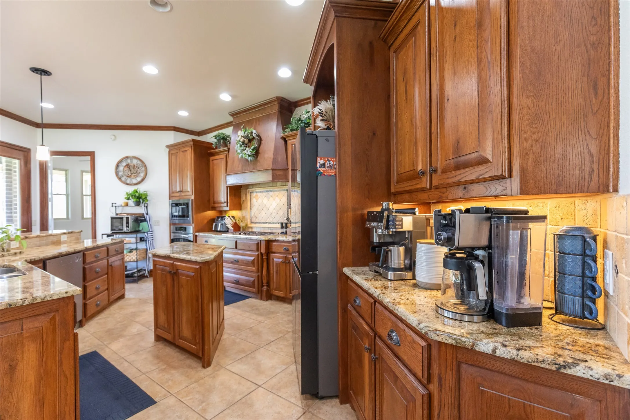 Single Family Residence For Sale in Taylor County , 4318 La Hacienda Drive, Abilene, Texas 79602, 3 Bedrooms, 3 Bathrooms, 3 Garage spaces, 2,820 Sqft, built in 2007, Price $760,000, mls#21329174, Real Estate Agent in Abilene, Homes For Sale in Taylor county, Homes For Sale in Abilene, Realtor in Abilene Texas, Real Estate Brokerage Independent Realty Texas, Luminita Cordes Realtor