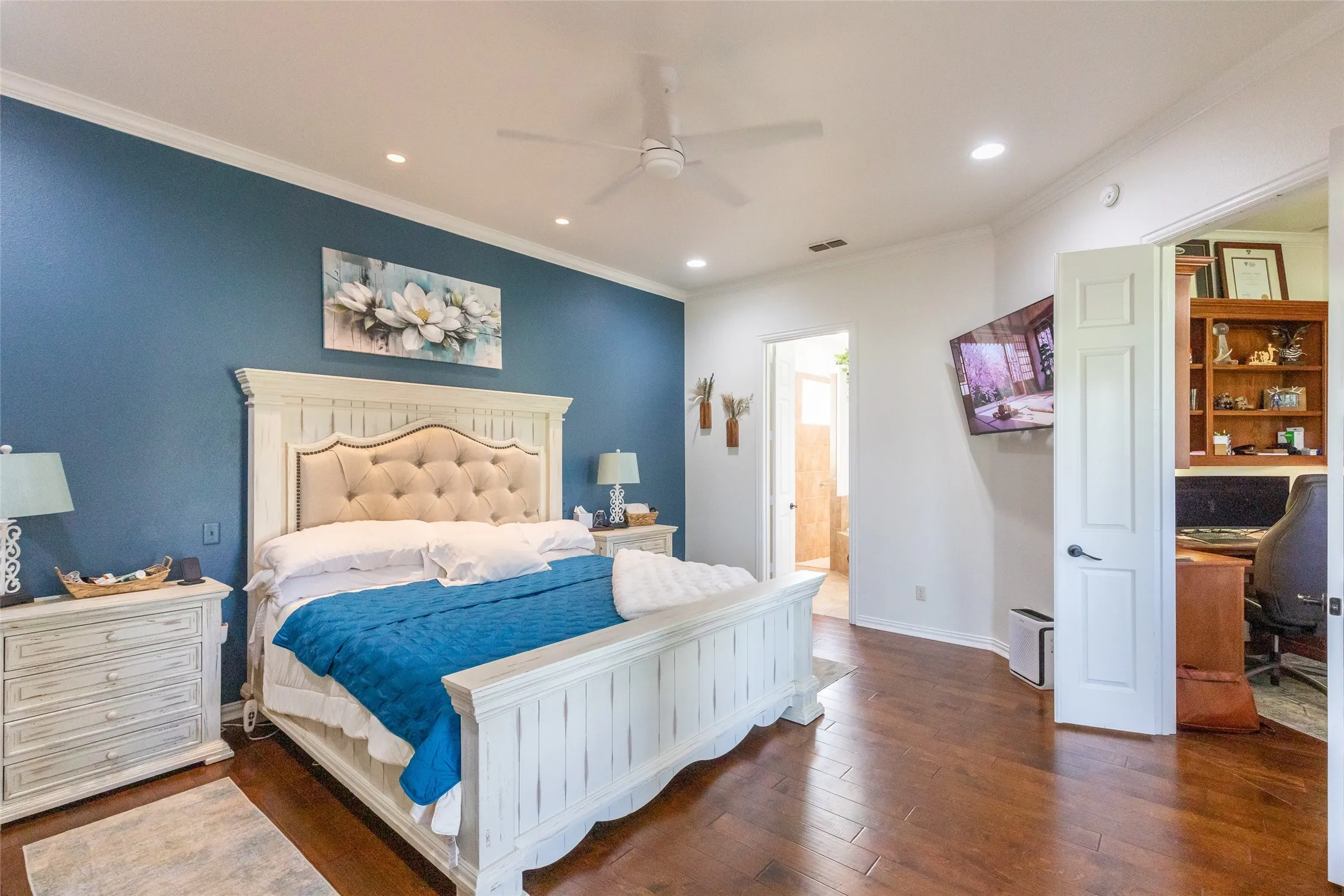Single Family Residence For Sale in Taylor County , 4318 La Hacienda Drive, Abilene, Texas 79602, 3 Bedrooms, 3 Bathrooms, 3 Garage spaces, 2,820 Sqft, built in 2007, Price $760,000, mls#21329174, Real Estate Agent in Abilene, Homes For Sale in Taylor county, Homes For Sale in Abilene, Realtor in Abilene Texas, Real Estate Brokerage Independent Realty Texas, Luminita Cordes Realtor