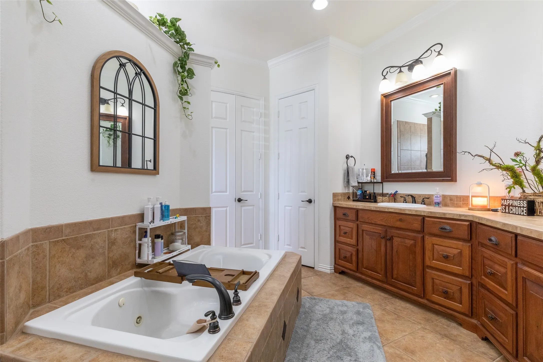 Single Family Residence For Sale in Taylor County , 4318 La Hacienda Drive, Abilene, Texas 79602, 3 Bedrooms, 3 Bathrooms, 3 Garage spaces, 2,820 Sqft, built in 2007, Price $760,000, mls#21329174, Real Estate Agent in Abilene, Homes For Sale in Taylor county, Homes For Sale in Abilene, Realtor in Abilene Texas, Real Estate Brokerage Independent Realty Texas, Luminita Cordes Realtor