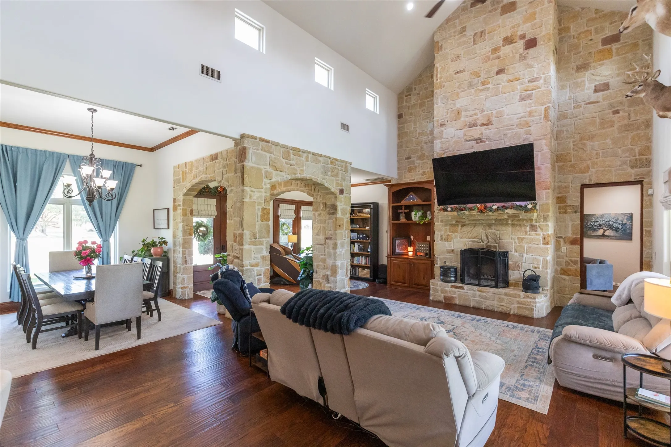 Single Family Residence For Sale in Taylor County , 4318 La Hacienda Drive, Abilene, Texas 79602, 3 Bedrooms, 3 Bathrooms, 3 Garage spaces, 2,820 Sqft, built in 2007, Price $760,000, mls#21329174, Real Estate Agent in Abilene, Homes For Sale in Taylor county, Homes For Sale in Abilene, Realtor in Abilene Texas, Real Estate Brokerage Independent Realty Texas, Luminita Cordes Realtor