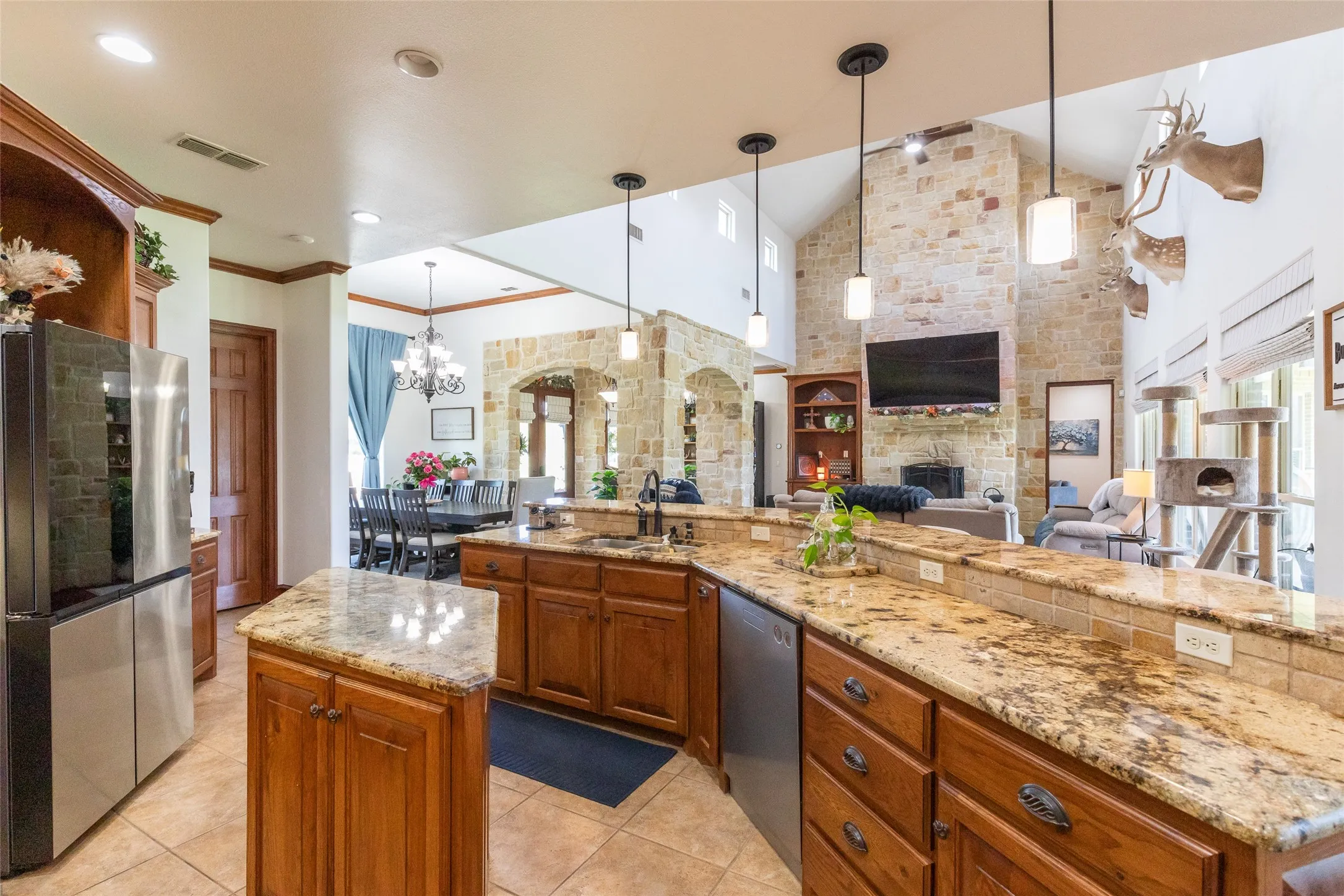 Single Family Residence For Sale in Taylor County , 4318 La Hacienda Drive, Abilene, Texas 79602, 3 Bedrooms, 3 Bathrooms, 3 Garage spaces, 2,820 Sqft, built in 2007, Price $760,000, mls#21329174, Real Estate Agent in Abilene, Homes For Sale in Taylor county, Homes For Sale in Abilene, Realtor in Abilene Texas, Real Estate Brokerage Independent Realty Texas, Luminita Cordes Realtor