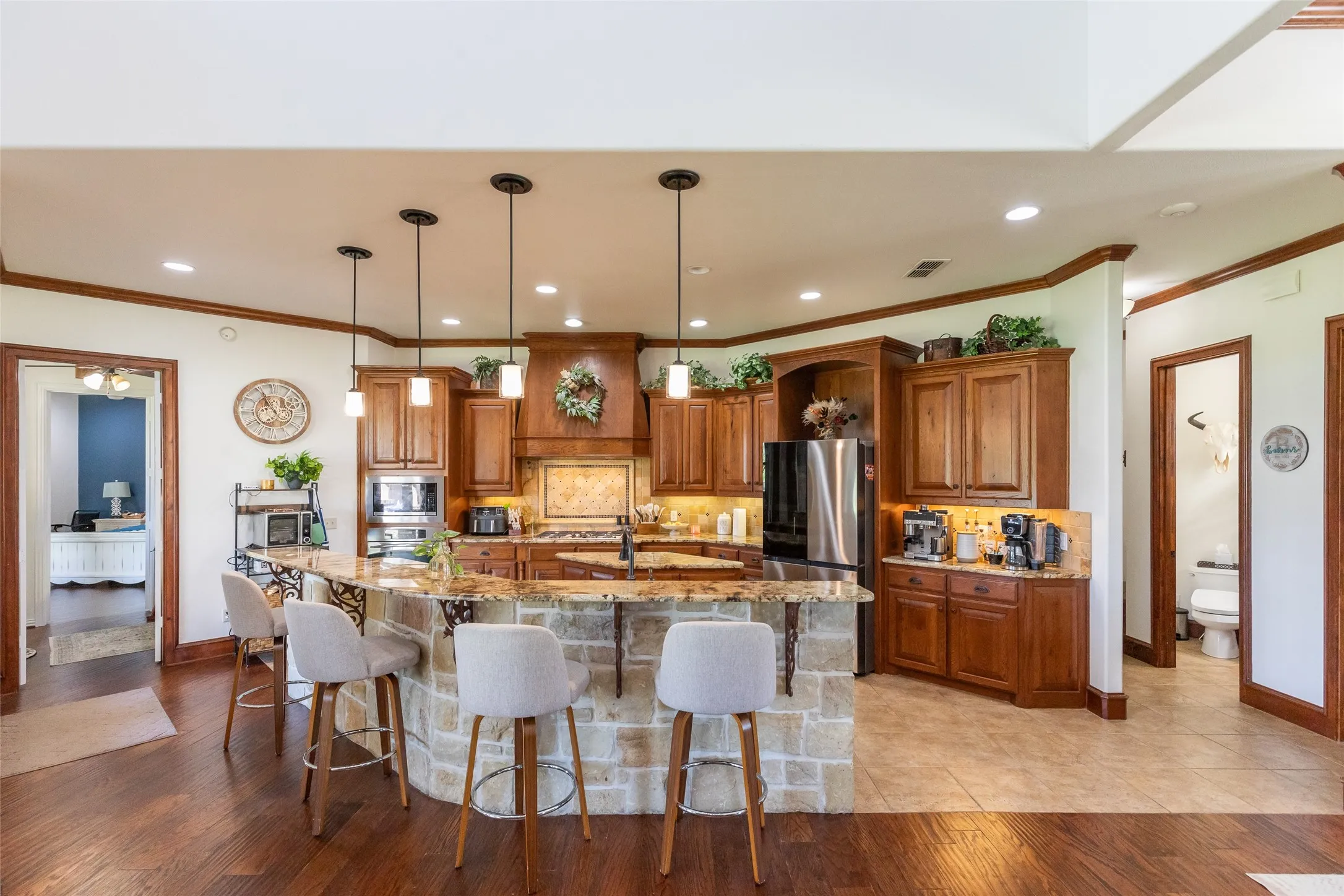 Single Family Residence For Sale in Taylor County , 4318 La Hacienda Drive, Abilene, Texas 79602, 3 Bedrooms, 3 Bathrooms, 3 Garage spaces, 2,820 Sqft, built in 2007, Price $760,000, mls#21329174, Real Estate Agent in Abilene, Homes For Sale in Taylor county, Homes For Sale in Abilene, Realtor in Abilene Texas, Real Estate Brokerage Independent Realty Texas, Luminita Cordes Realtor