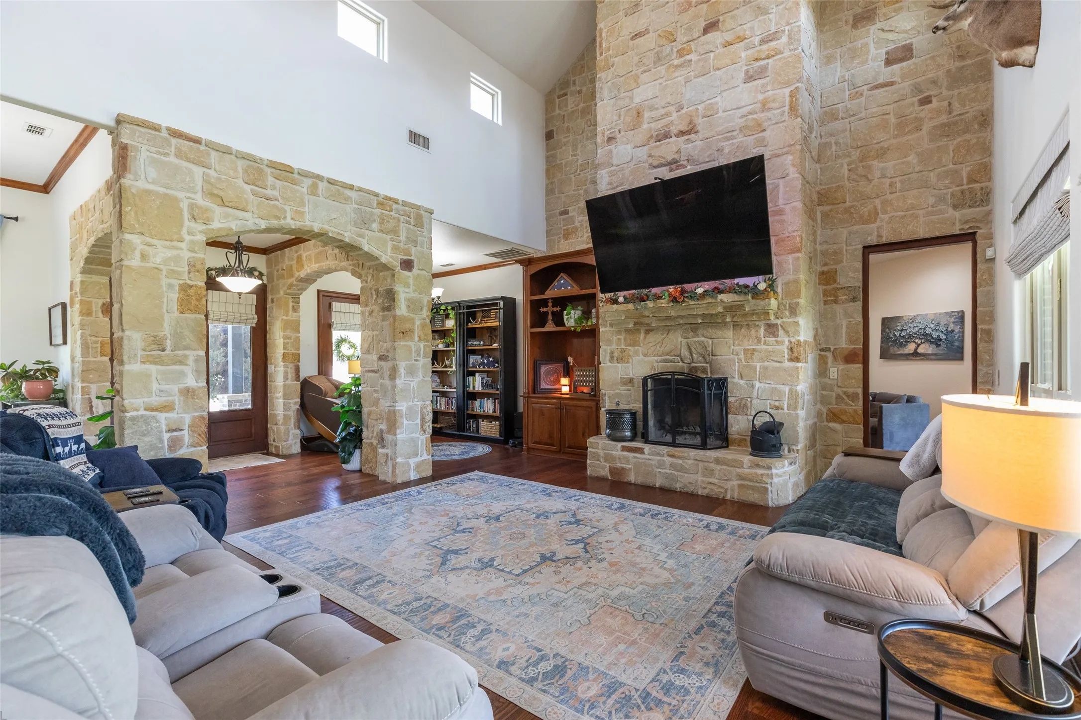 Single Family Residence For Sale in Taylor County , 4318 La Hacienda Drive, Abilene, Texas 79602, 3 Bedrooms, 3 Bathrooms, 3 Garage spaces, 2,820 Sqft, built in 2007, Price $760,000, mls#21329174, Real Estate Agent in Abilene, Homes For Sale in Taylor county, Homes For Sale in Abilene, Realtor in Abilene Texas, Real Estate Brokerage Independent Realty Texas, Luminita Cordes Realtor