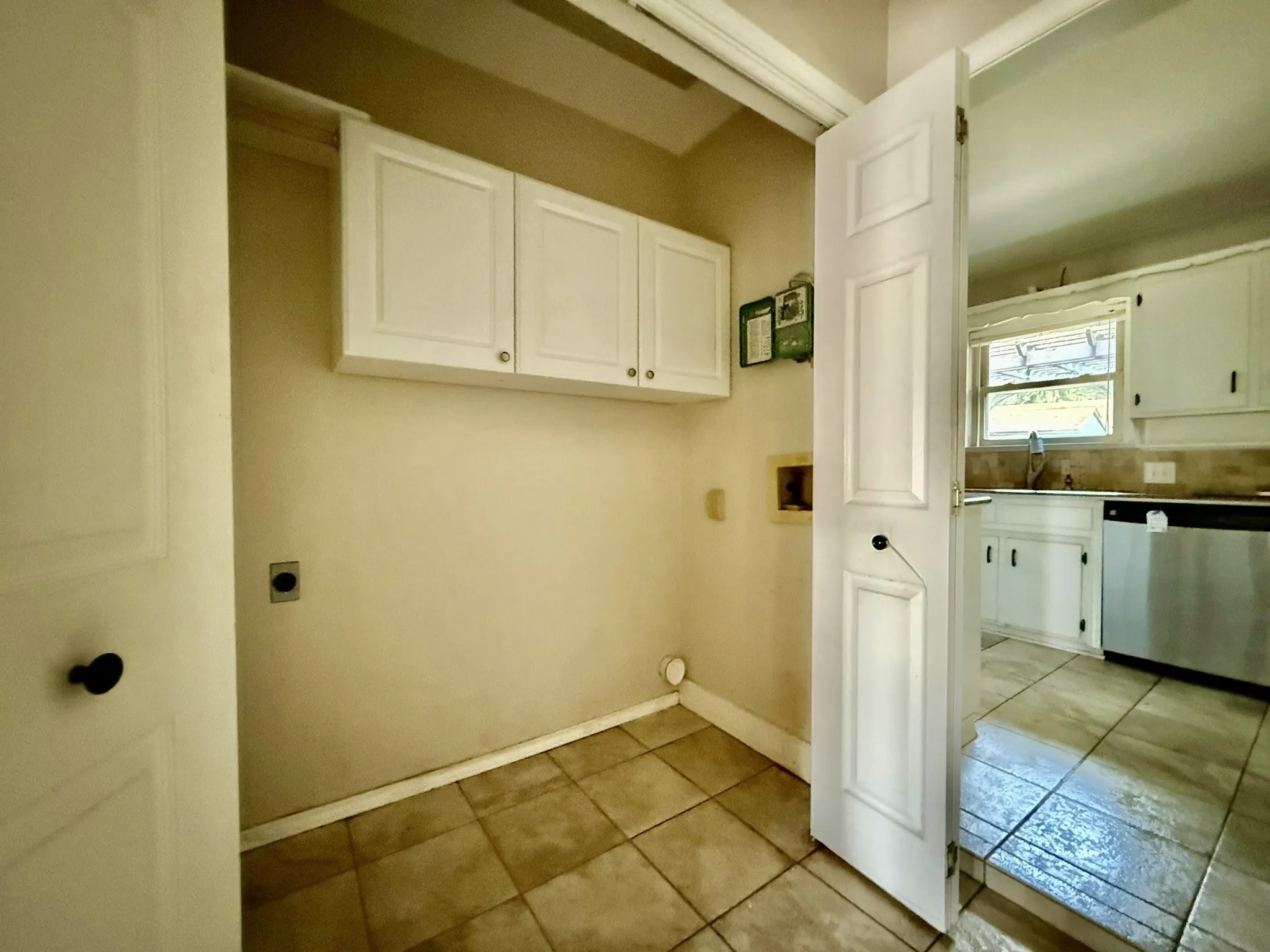 Single Family Residence For Sale in Tarrant County , 202 Juniper Street, Mansfield, Texas 76063, 3 Bedroom, 3 Bathroom, Garage spaces, 1,946 Sqft, built in 1965, mls#21331277, Real Estate Agent in Mansfield, Homes For Sale in Tarrant county, Homes For Sale in Mansfield, Realtor in Mansfield Texas, Real Estate Brokerage Independent Realty Texas, Luminita Cordes Realtor