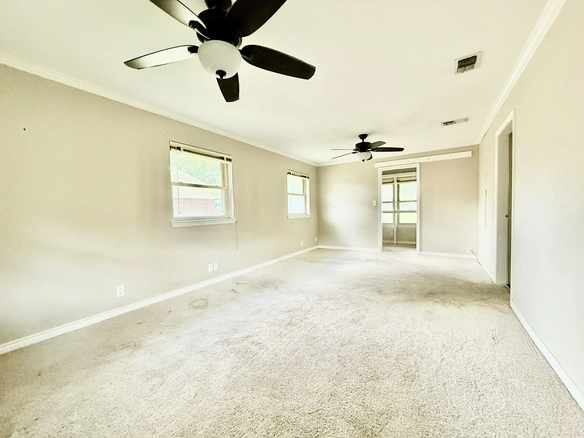 Single Family Residence For Sale in Tarrant County , 202 Juniper Street, Mansfield, Texas 76063, 3 Bedroom, 3 Bathroom, Garage spaces, 1,946 Sqft, built in 1965, mls#21331277, Real Estate Agent in Mansfield, Homes For Sale in Tarrant county, Homes For Sale in Mansfield, Realtor in Mansfield Texas, Real Estate Brokerage Independent Realty Texas, Luminita Cordes Realtor