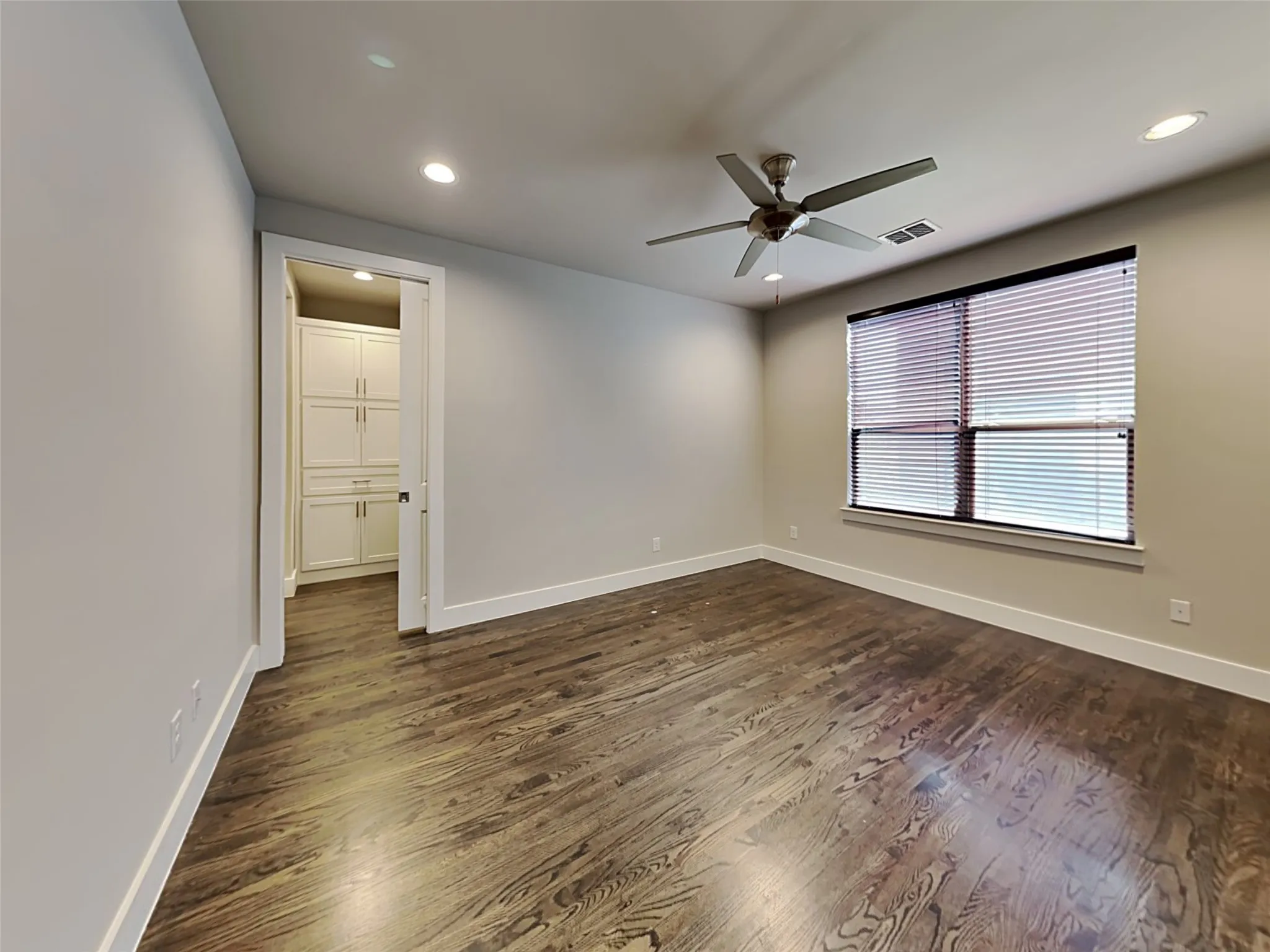 Single Family Residence For Rent in Dallas County , 3107 Sunny Brae Drive, Dallas, Texas 75204, 2 Bedrooms, 3 Bathrooms, 2 Garage spaces, 1,818 Sqft, built in 2017, Price $3,150, mls#21331142, Real Estate Agent in Dallas, Homes For Rent in Dallas county, Homes For Rent in Dallas, Realtor in Dallas Texas, Real Estate Brokerage Independent Realty Texas, Luminita Cordes Realtor