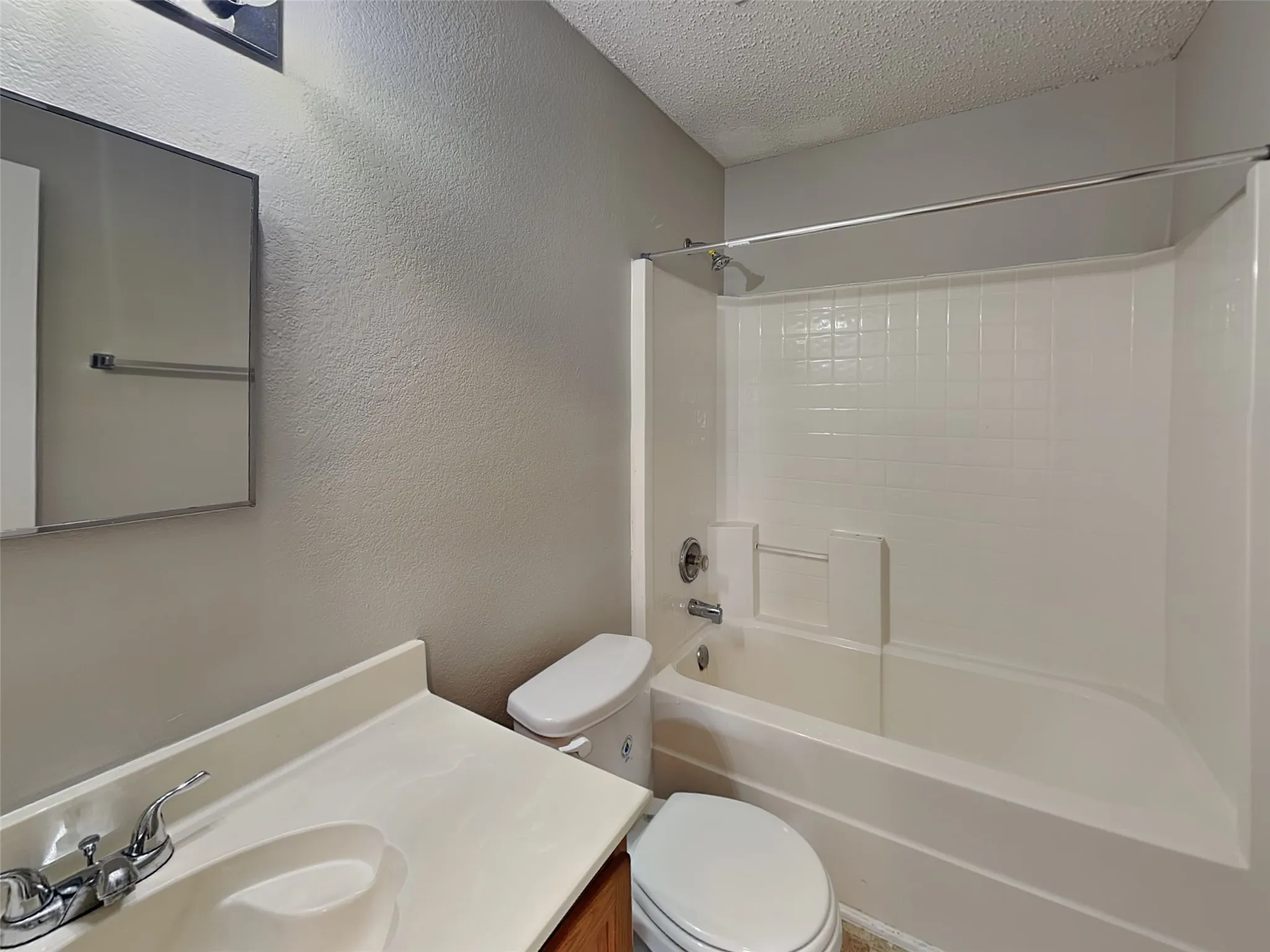 Single Family Residence For Rent in Tarrant County , 5709 Addington Drive, Fort Worth, Texas 76135, 3 Bedroom, 2 Bathroom, 2 Garage spaces, 1,679 Sqft, built in 2002, mls#21331065, Real Estate Agent in Fort Worth, Homes For Rent in Tarrant county, Homes For Rent in Fort Worth, Realtor in Fort Worth Texas, Real Estate Brokerage Independent Realty Texas, Luminita Cordes Realtor