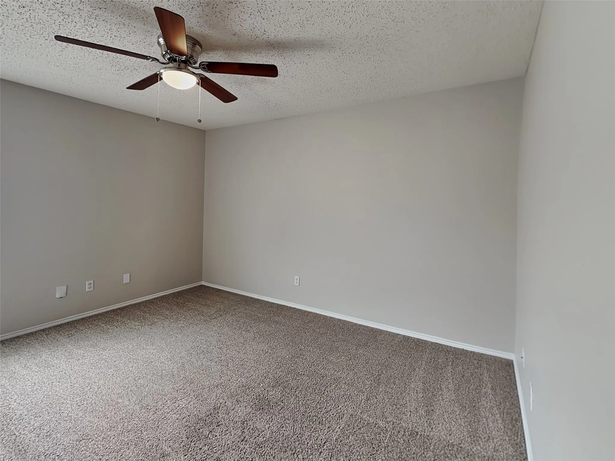 Single Family Residence For Rent in Tarrant County , 5709 Addington Drive, Fort Worth, Texas 76135, 3 Bedroom, 2 Bathroom, 2 Garage spaces, 1,679 Sqft, built in 2002, mls#21331065, Real Estate Agent in Fort Worth, Homes For Rent in Tarrant county, Homes For Rent in Fort Worth, Realtor in Fort Worth Texas, Real Estate Brokerage Independent Realty Texas, Luminita Cordes Realtor