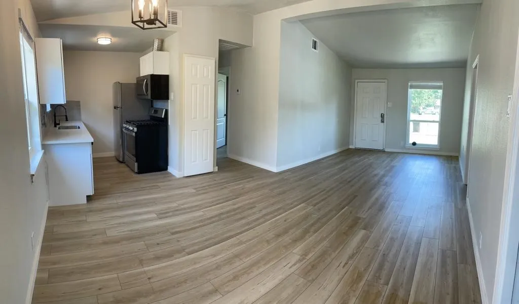 Single Family Residence For Rent in Collin County , 1605 Hawthorne Lane, Plano, Texas 75074, 4 Bedroom, 2 Bathroom, Garage spaces, 1,248 Sqft, built in 1962, mls#21331336, Real Estate Agent in Plano, Homes For Rent in Collin county, Homes For Rent in Plano, Realtor in Plano Texas, Real Estate Brokerage Independent Realty Texas, Luminita Cordes Realtor
