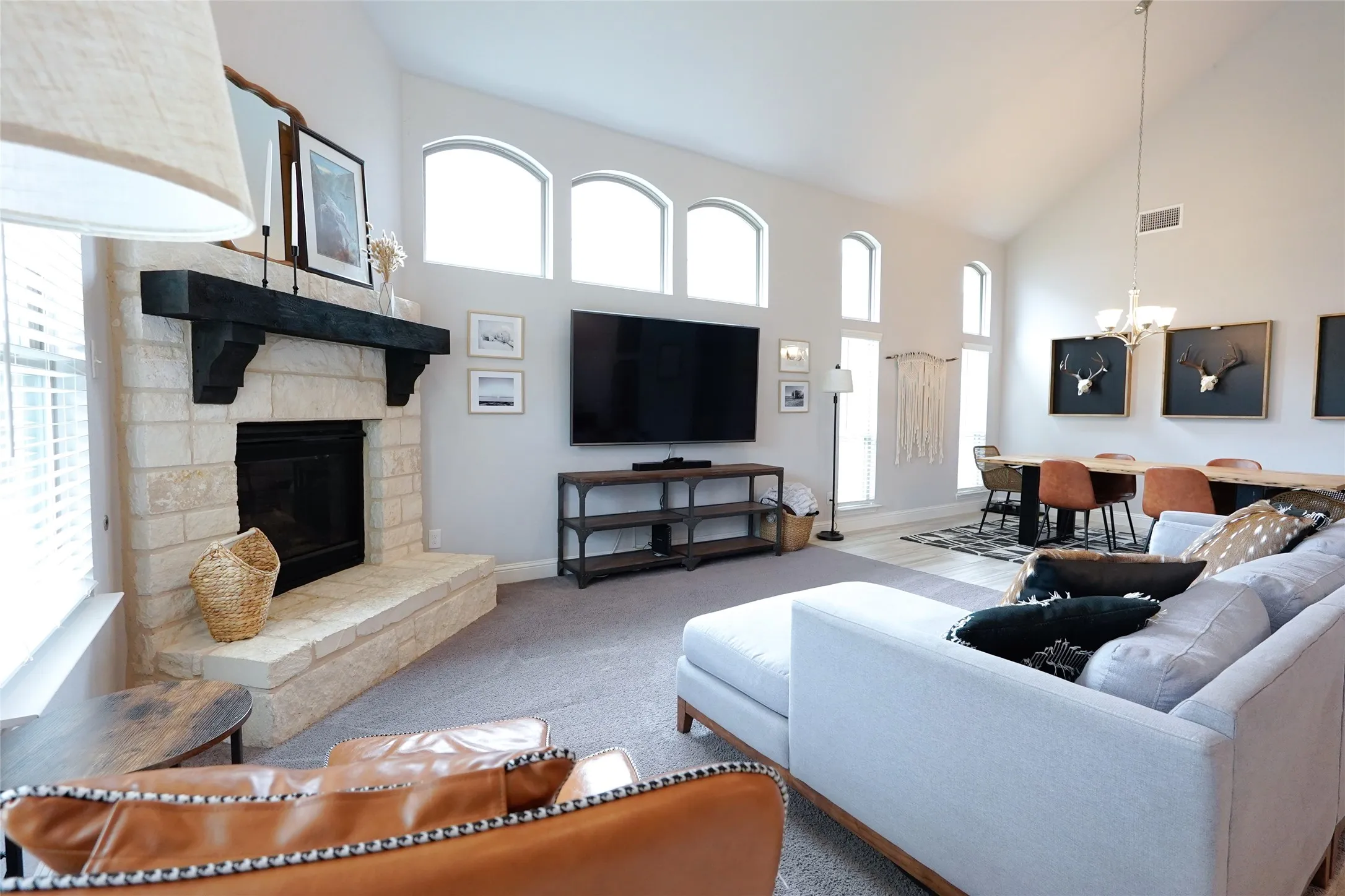 Single Family Residence For Sale in Denton County , 9320 Meadowpark Drive, Denton, Texas 76226, 4 Bedroom, 4 Bathroom, 3 Garage spaces, 2,686 Sqft, built in 2019, mls#21331281, Real Estate Agent in Denton, Homes For Sale in Denton county, Homes For Sale in Denton, Realtor in Denton Texas, Real Estate Brokerage Independent Realty Texas, Luminita Cordes Realtor