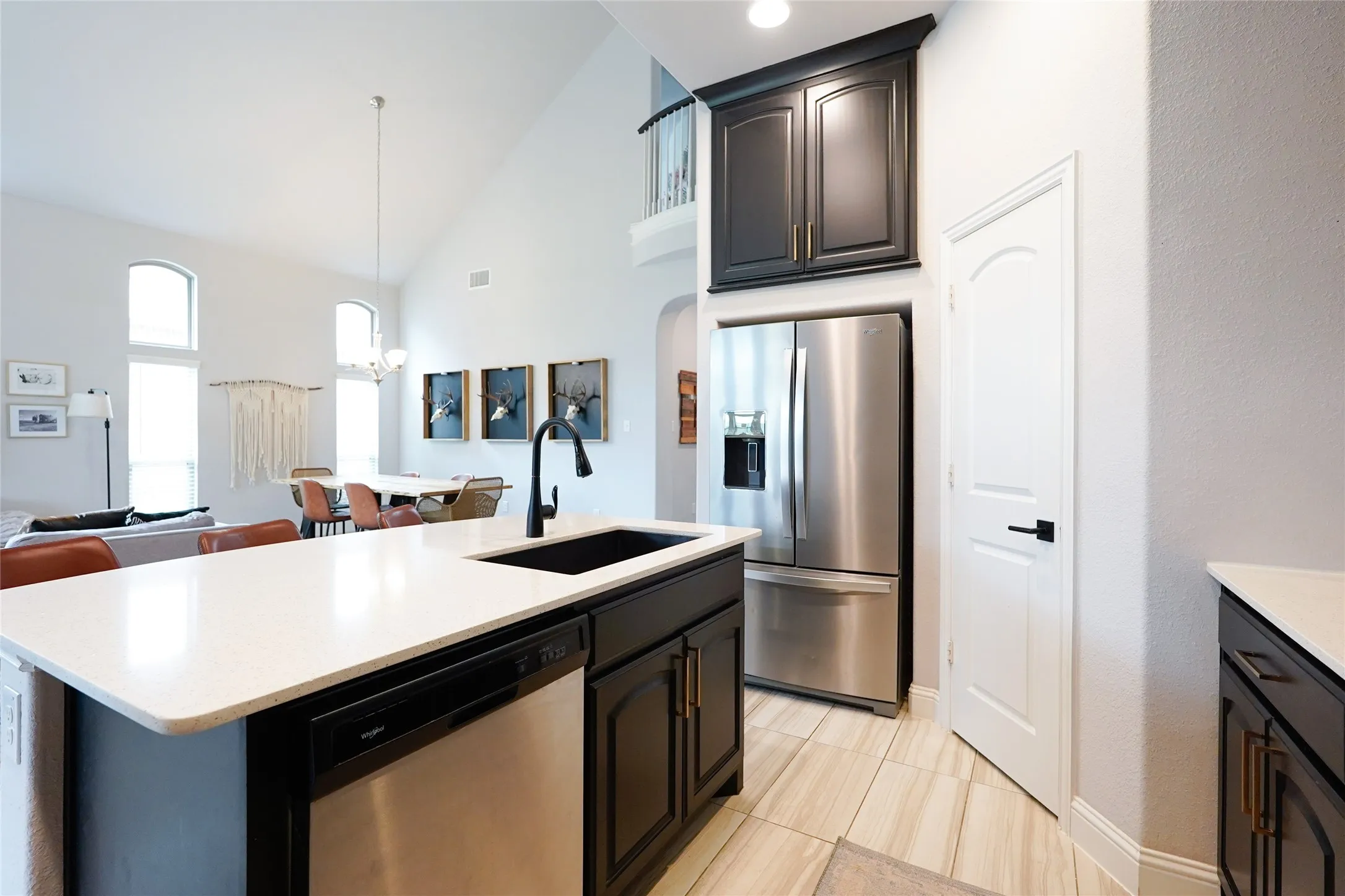Single Family Residence For Sale in Denton County , 9320 Meadowpark Drive, Denton, Texas 76226, 4 Bedroom, 4 Bathroom, 3 Garage spaces, 2,686 Sqft, built in 2019, mls#21331281, Real Estate Agent in Denton, Homes For Sale in Denton county, Homes For Sale in Denton, Realtor in Denton Texas, Real Estate Brokerage Independent Realty Texas, Luminita Cordes Realtor
