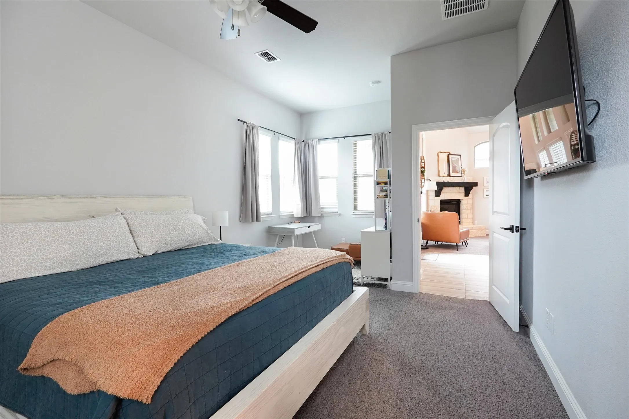 Single Family Residence For Sale in Denton County , 9320 Meadowpark Drive, Denton, Texas 76226, 4 Bedroom, 4 Bathroom, 3 Garage spaces, 2,686 Sqft, built in 2019, mls#21331281, Real Estate Agent in Denton, Homes For Sale in Denton county, Homes For Sale in Denton, Realtor in Denton Texas, Real Estate Brokerage Independent Realty Texas, Luminita Cordes Realtor