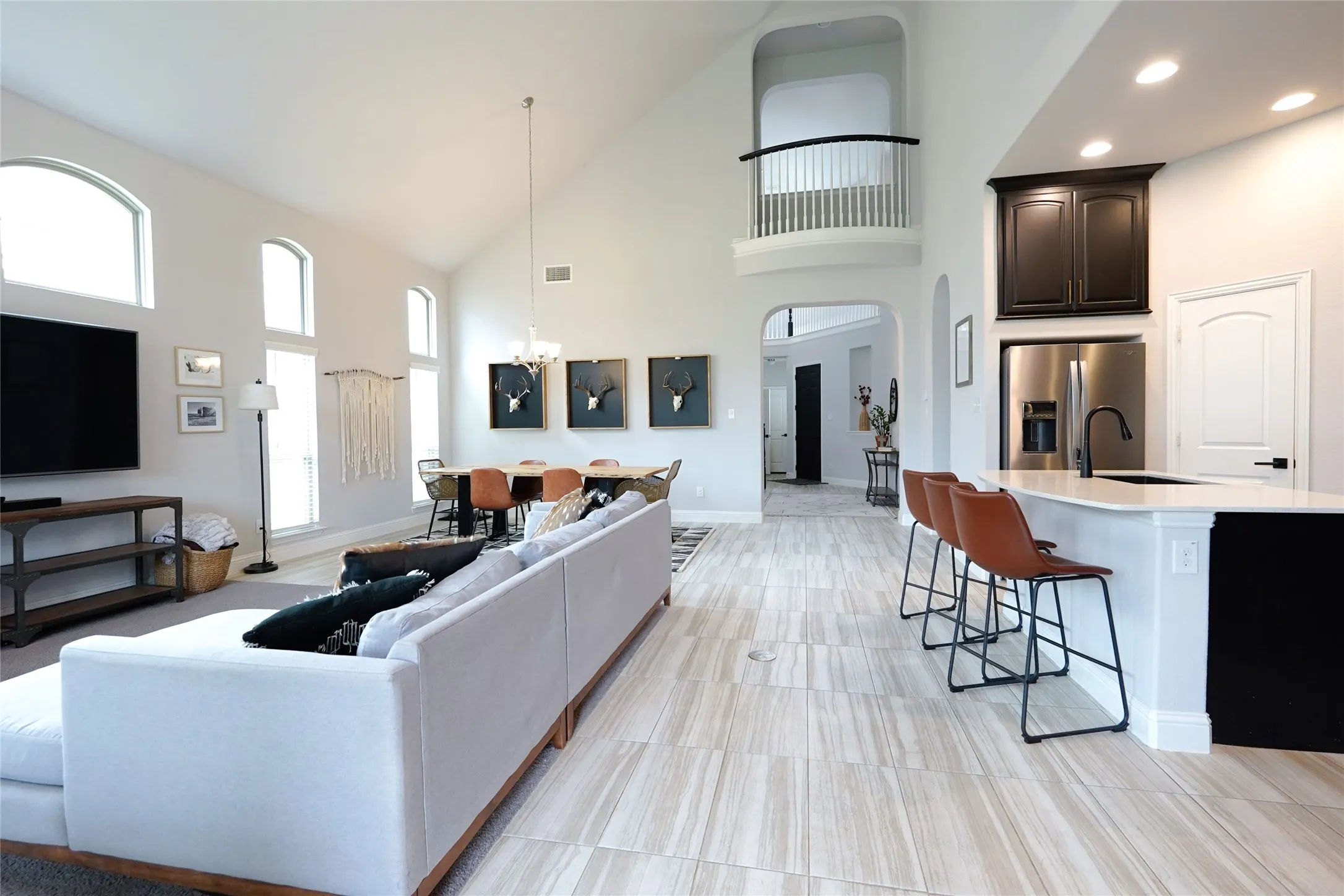 Single Family Residence For Sale in Denton County , 9320 Meadowpark Drive, Denton, Texas 76226, 4 Bedroom, 4 Bathroom, 3 Garage spaces, 2,686 Sqft, built in 2019, mls#21331281, Real Estate Agent in Denton, Homes For Sale in Denton county, Homes For Sale in Denton, Realtor in Denton Texas, Real Estate Brokerage Independent Realty Texas, Luminita Cordes Realtor