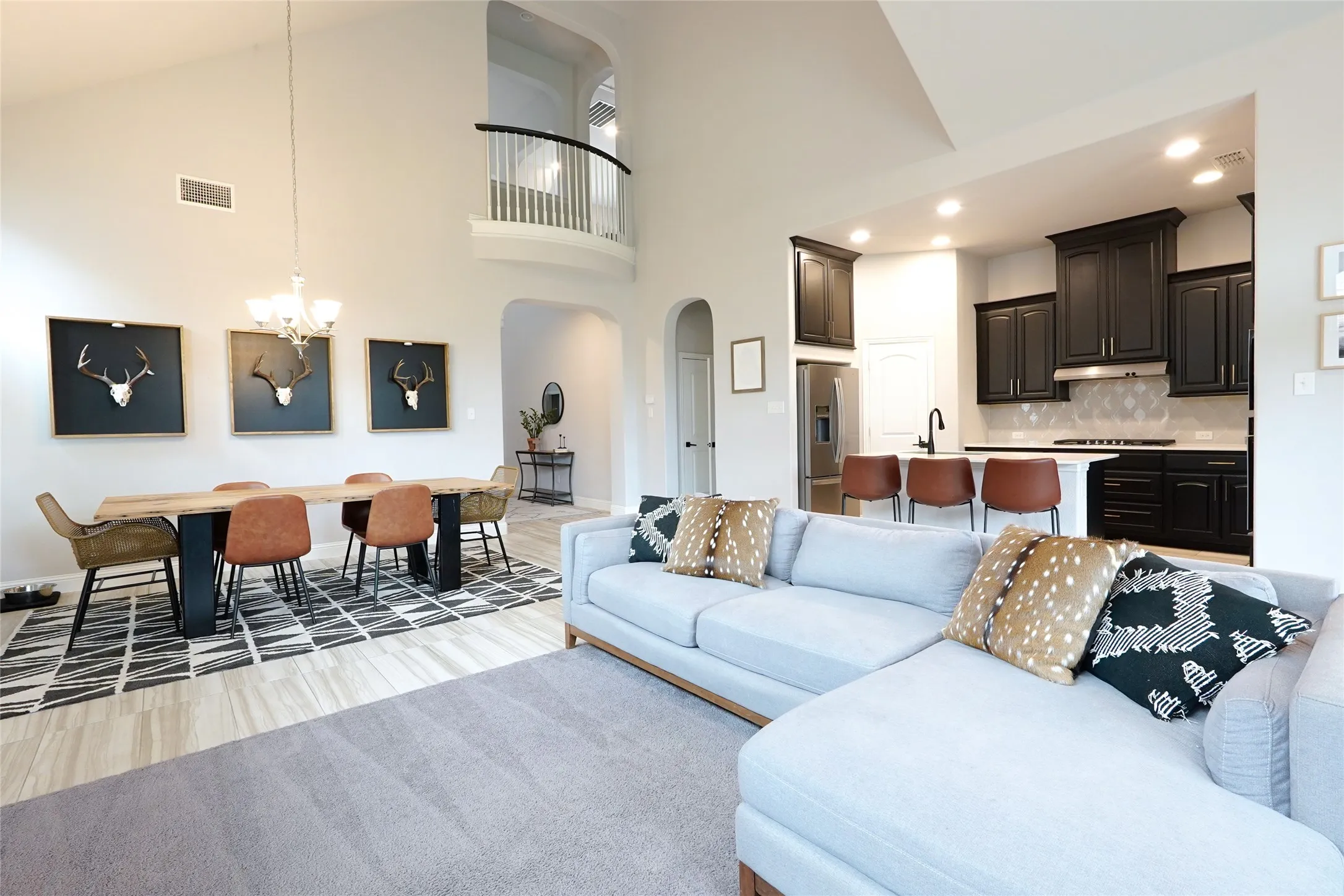 Single Family Residence For Sale in Denton County , 9320 Meadowpark Drive, Denton, Texas 76226, 4 Bedroom, 4 Bathroom, 3 Garage spaces, 2,686 Sqft, built in 2019, mls#21331281, Real Estate Agent in Denton, Homes For Sale in Denton county, Homes For Sale in Denton, Realtor in Denton Texas, Real Estate Brokerage Independent Realty Texas, Luminita Cordes Realtor