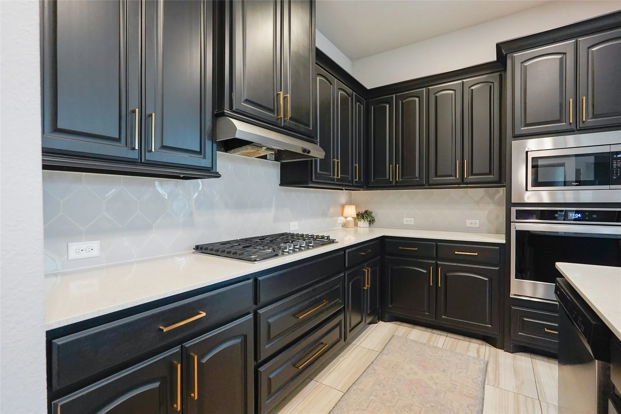 Single Family Residence For Sale in Denton County , 9320 Meadowpark Drive, Denton, Texas 76226, 4 Bedroom, 4 Bathroom, 3 Garage spaces, 2,686 Sqft, built in 2019, mls#21331281, Real Estate Agent in Denton, Homes For Sale in Denton county, Homes For Sale in Denton, Realtor in Denton Texas, Real Estate Brokerage Independent Realty Texas, Luminita Cordes Realtor