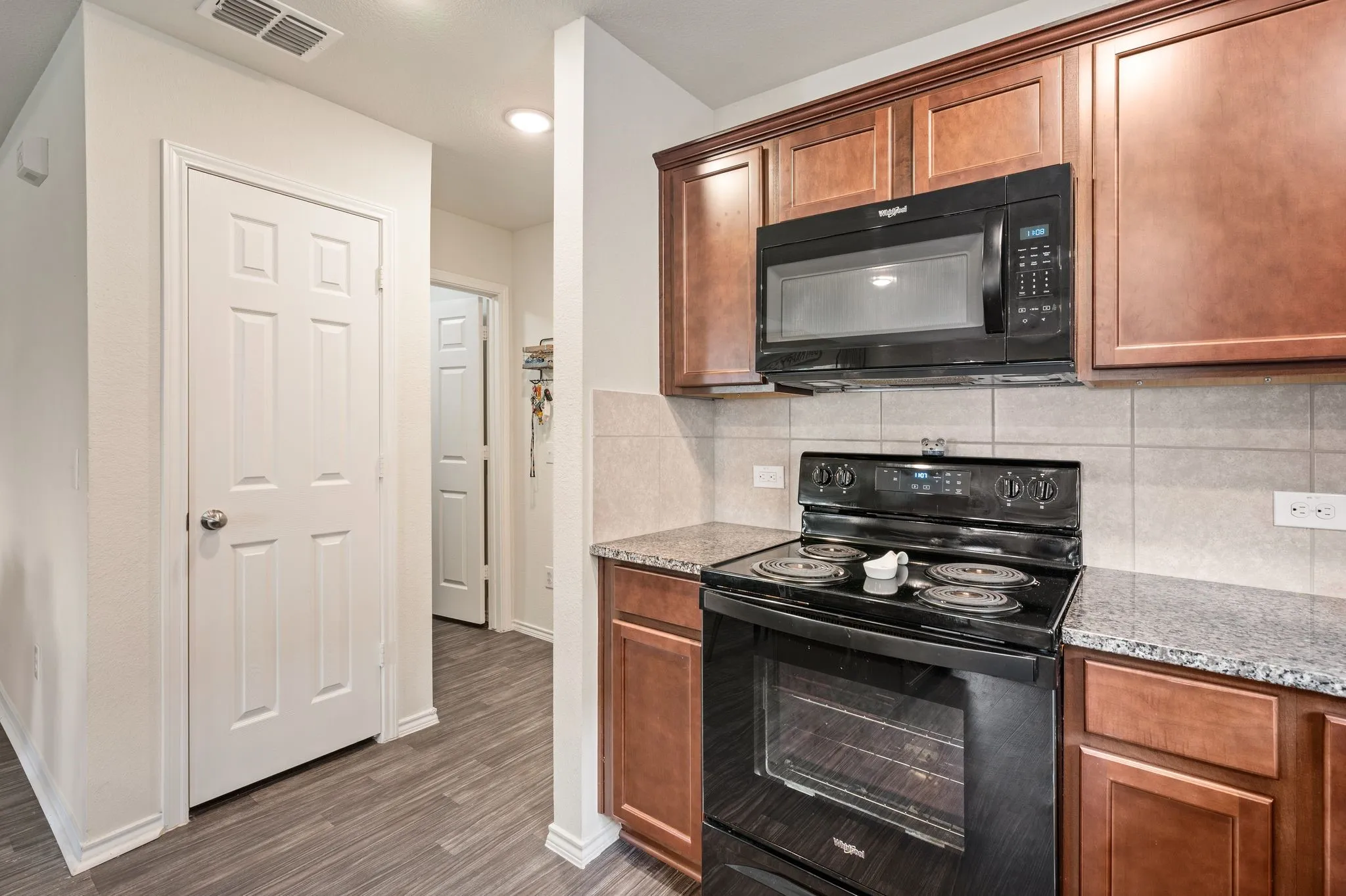 Single Family Residence For Sale in Tarrant County , 9112 Lookout Point, Fort Worth, Texas 76179, 3 Bedroom, 2 Bathroom, 2 Garage spaces, 1,431 Sqft, built in 2020, mls#21329832, Real Estate Agent in Fort Worth, Homes For Sale in Tarrant county, Homes For Sale in Fort Worth, Realtor in Fort Worth Texas, Real Estate Brokerage Independent Realty Texas, Luminita Cordes Realtor