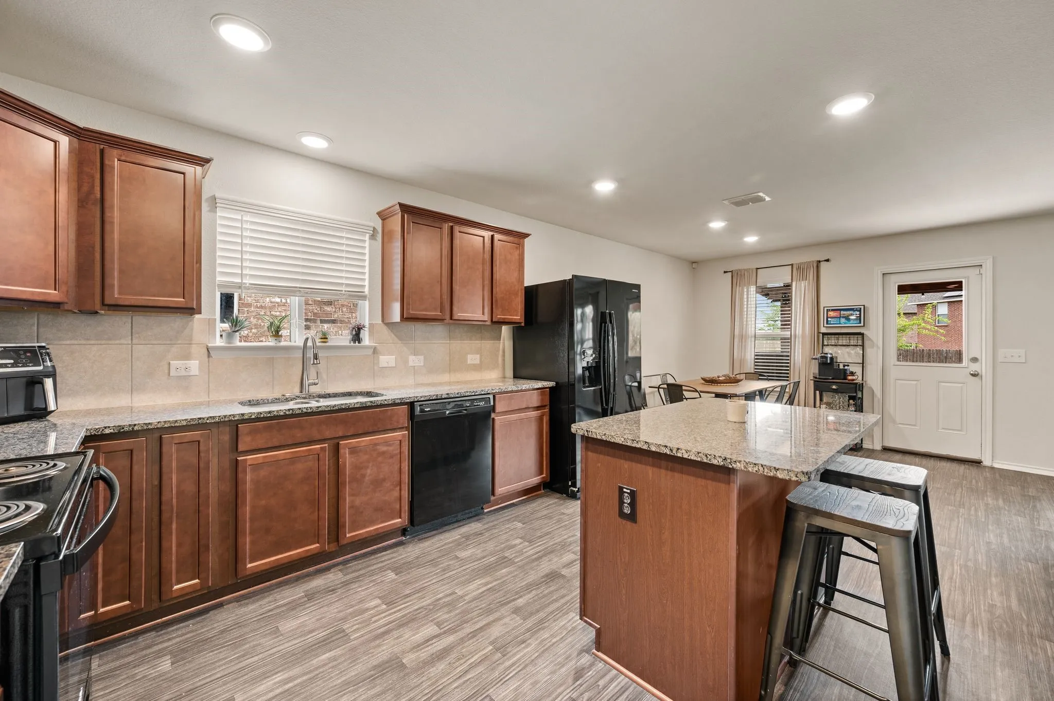 Single Family Residence For Sale in Tarrant County , 9112 Lookout Point, Fort Worth, Texas 76179, 3 Bedroom, 2 Bathroom, 2 Garage spaces, 1,431 Sqft, built in 2020, mls#21329832, Real Estate Agent in Fort Worth, Homes For Sale in Tarrant county, Homes For Sale in Fort Worth, Realtor in Fort Worth Texas, Real Estate Brokerage Independent Realty Texas, Luminita Cordes Realtor