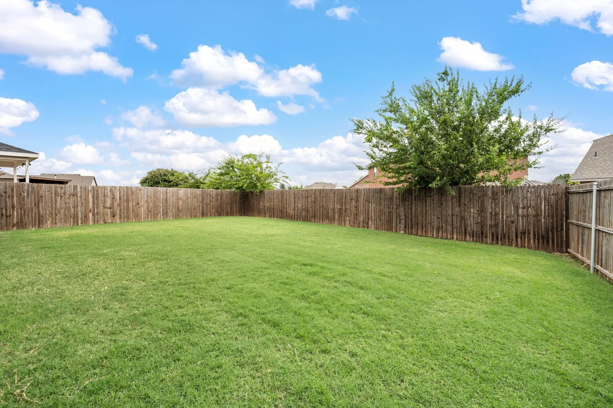 Single Family Residence For Sale in Tarrant County , 9112 Lookout Point, Fort Worth, Texas 76179, 3 Bedroom, 2 Bathroom, 2 Garage spaces, 1,431 Sqft, built in 2020, mls#21329832, Real Estate Agent in Fort Worth, Homes For Sale in Tarrant county, Homes For Sale in Fort Worth, Realtor in Fort Worth Texas, Real Estate Brokerage Independent Realty Texas, Luminita Cordes Realtor