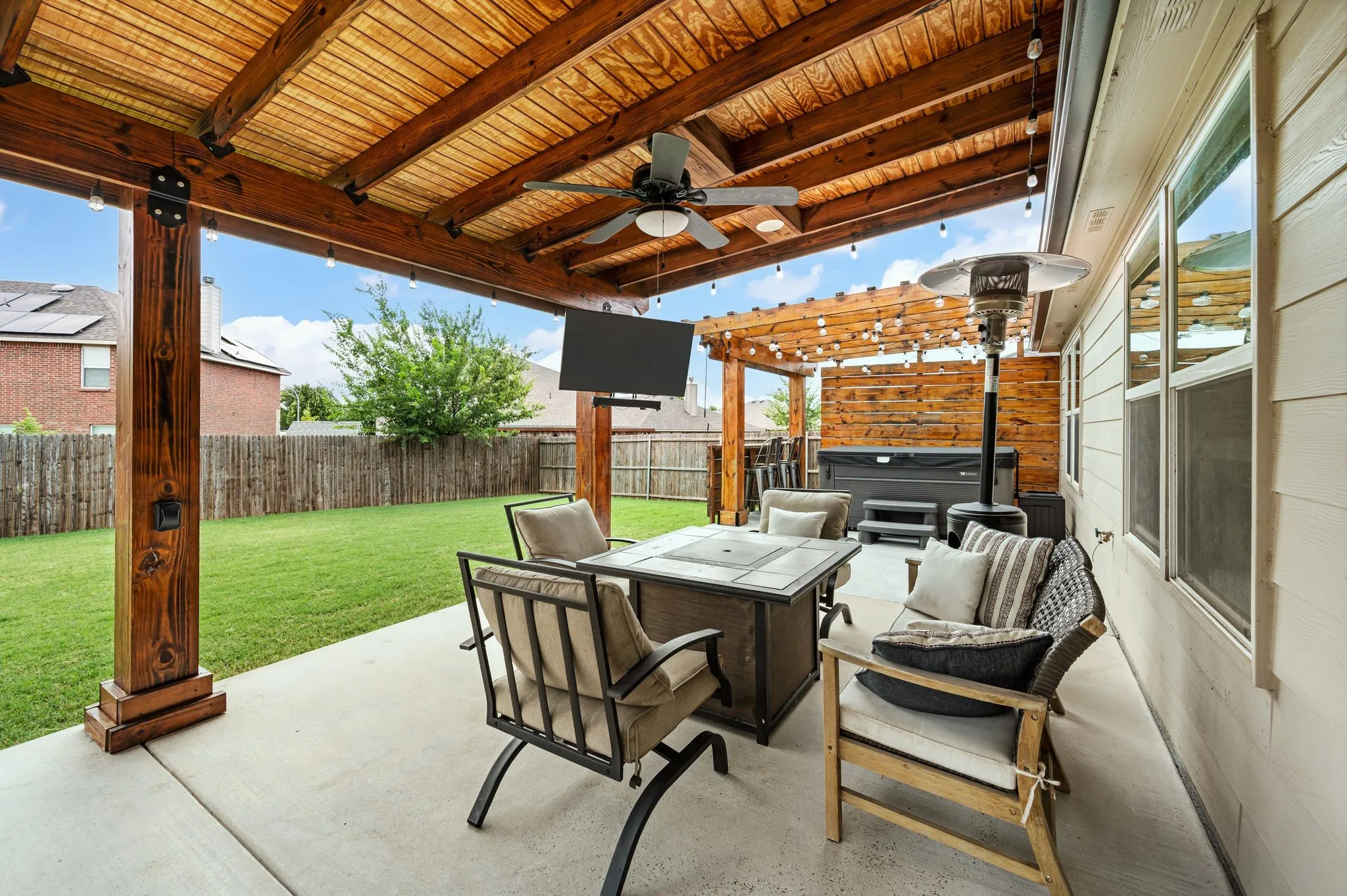 Single Family Residence For Sale in Tarrant County , 9112 Lookout Point, Fort Worth, Texas 76179, 3 Bedroom, 2 Bathroom, 2 Garage spaces, 1,431 Sqft, built in 2020, mls#21329832, Real Estate Agent in Fort Worth, Homes For Sale in Tarrant county, Homes For Sale in Fort Worth, Realtor in Fort Worth Texas, Real Estate Brokerage Independent Realty Texas, Luminita Cordes Realtor