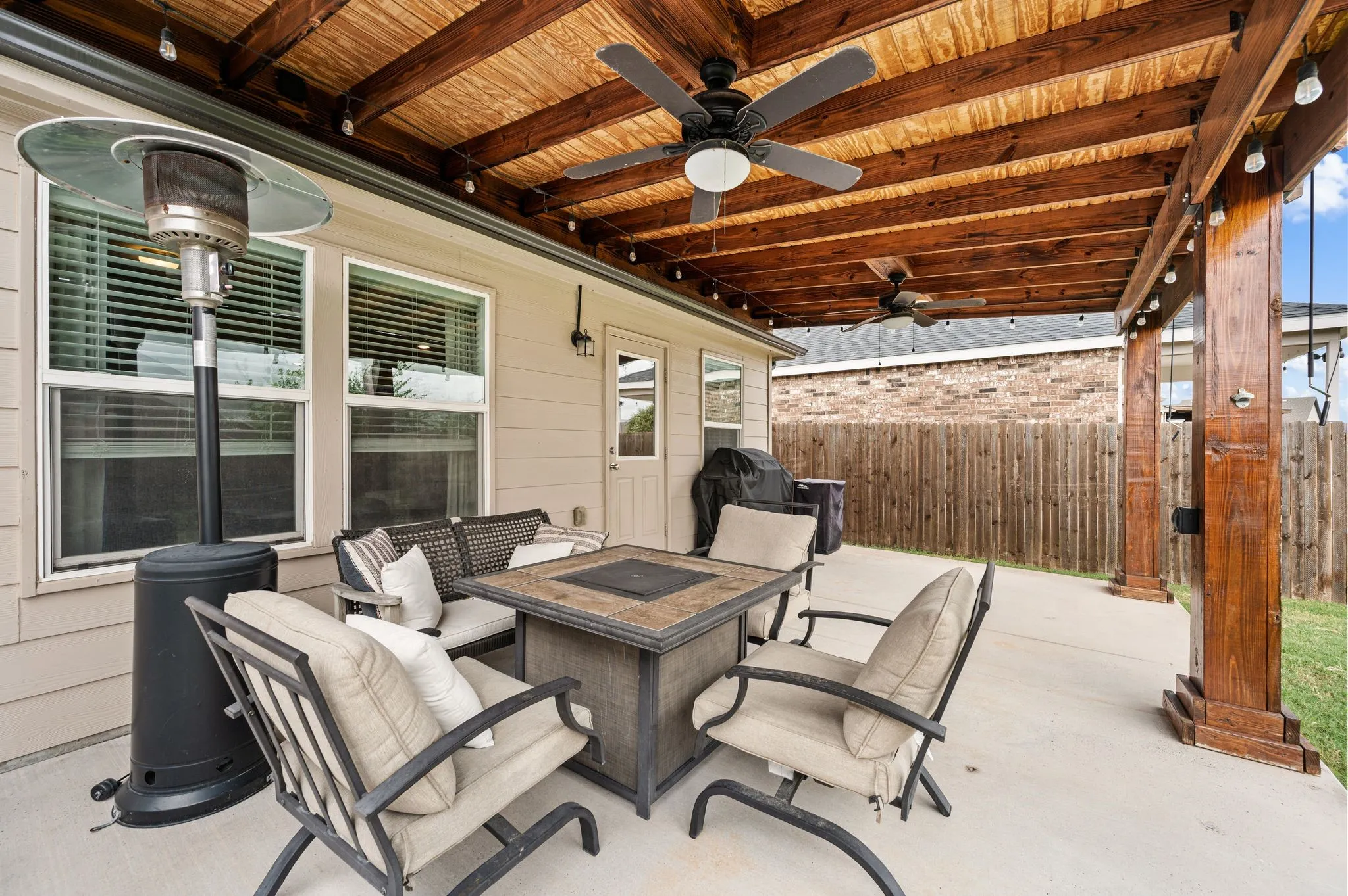 Single Family Residence For Sale in Tarrant County , 9112 Lookout Point, Fort Worth, Texas 76179, 3 Bedroom, 2 Bathroom, 2 Garage spaces, 1,431 Sqft, built in 2020, mls#21329832, Real Estate Agent in Fort Worth, Homes For Sale in Tarrant county, Homes For Sale in Fort Worth, Realtor in Fort Worth Texas, Real Estate Brokerage Independent Realty Texas, Luminita Cordes Realtor