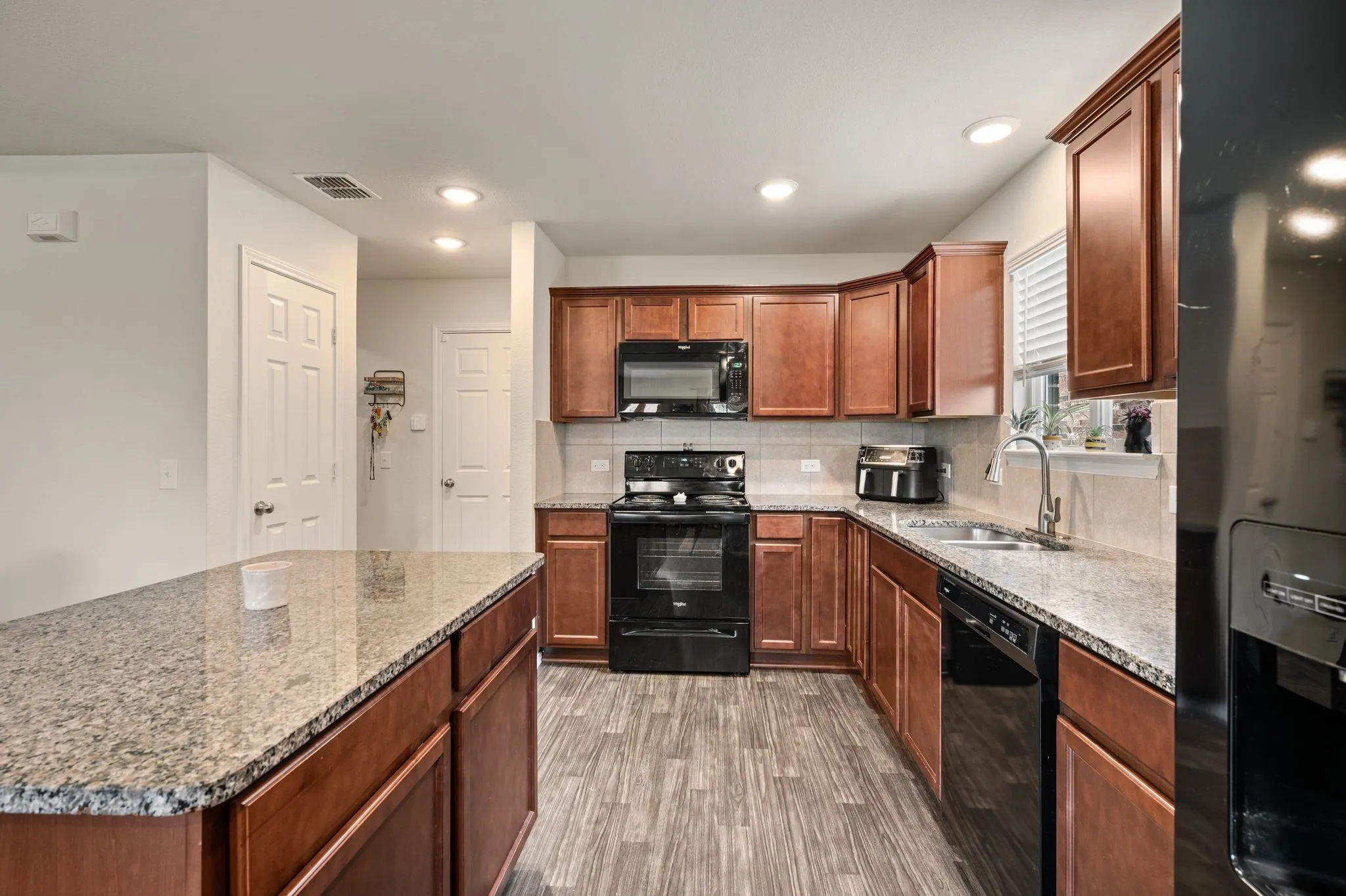 Single Family Residence For Sale in Tarrant County , 9112 Lookout Point, Fort Worth, Texas 76179, 3 Bedroom, 2 Bathroom, 2 Garage spaces, 1,431 Sqft, built in 2020, mls#21329832, Real Estate Agent in Fort Worth, Homes For Sale in Tarrant county, Homes For Sale in Fort Worth, Realtor in Fort Worth Texas, Real Estate Brokerage Independent Realty Texas, Luminita Cordes Realtor